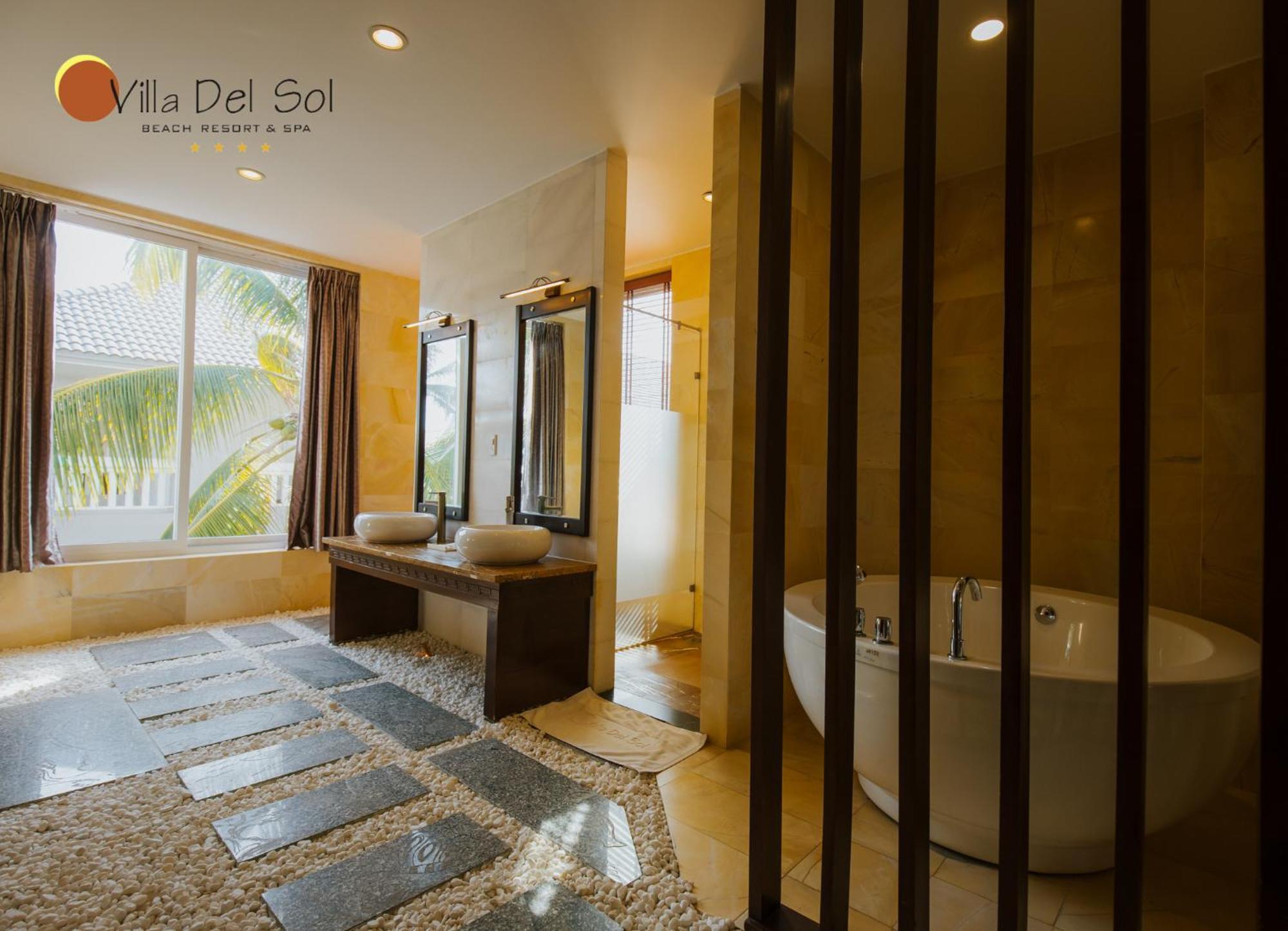 Del Sol & Resort