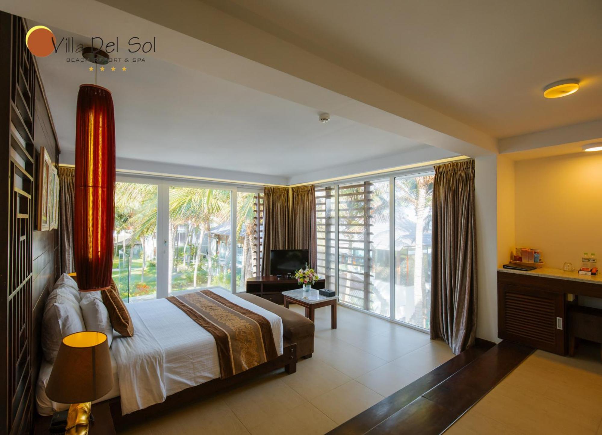 Del Sol & Resort 4*