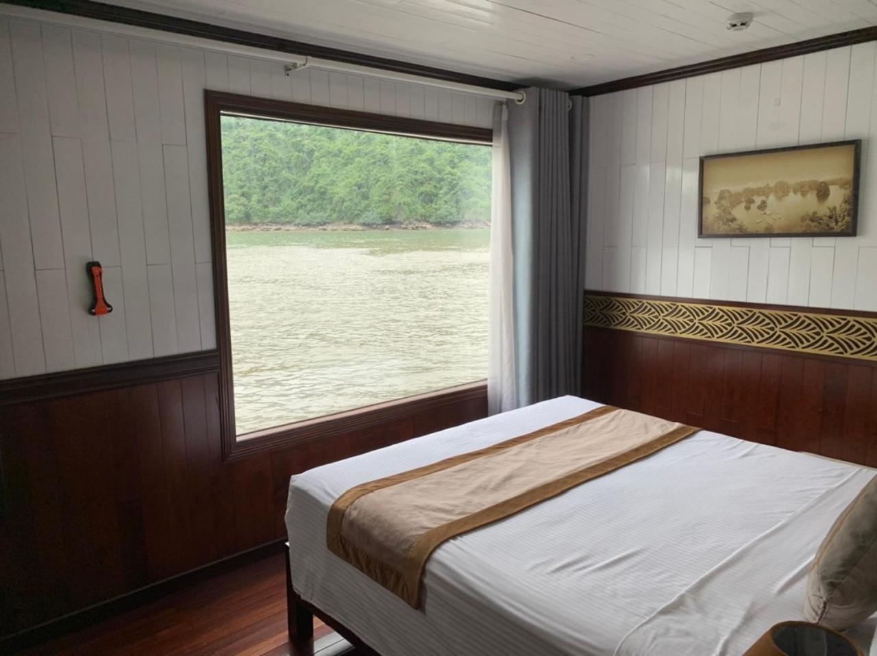 Halong Sapphire Cruises 5* Hạ Long