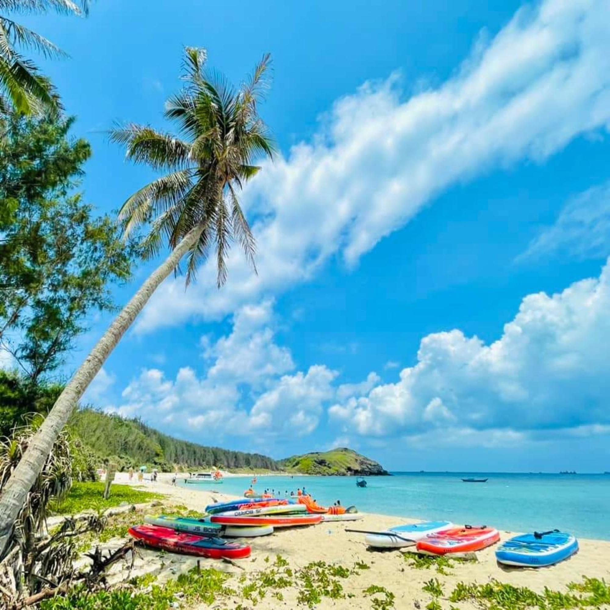 Hotel Khach San Long Dao Phu Quy *