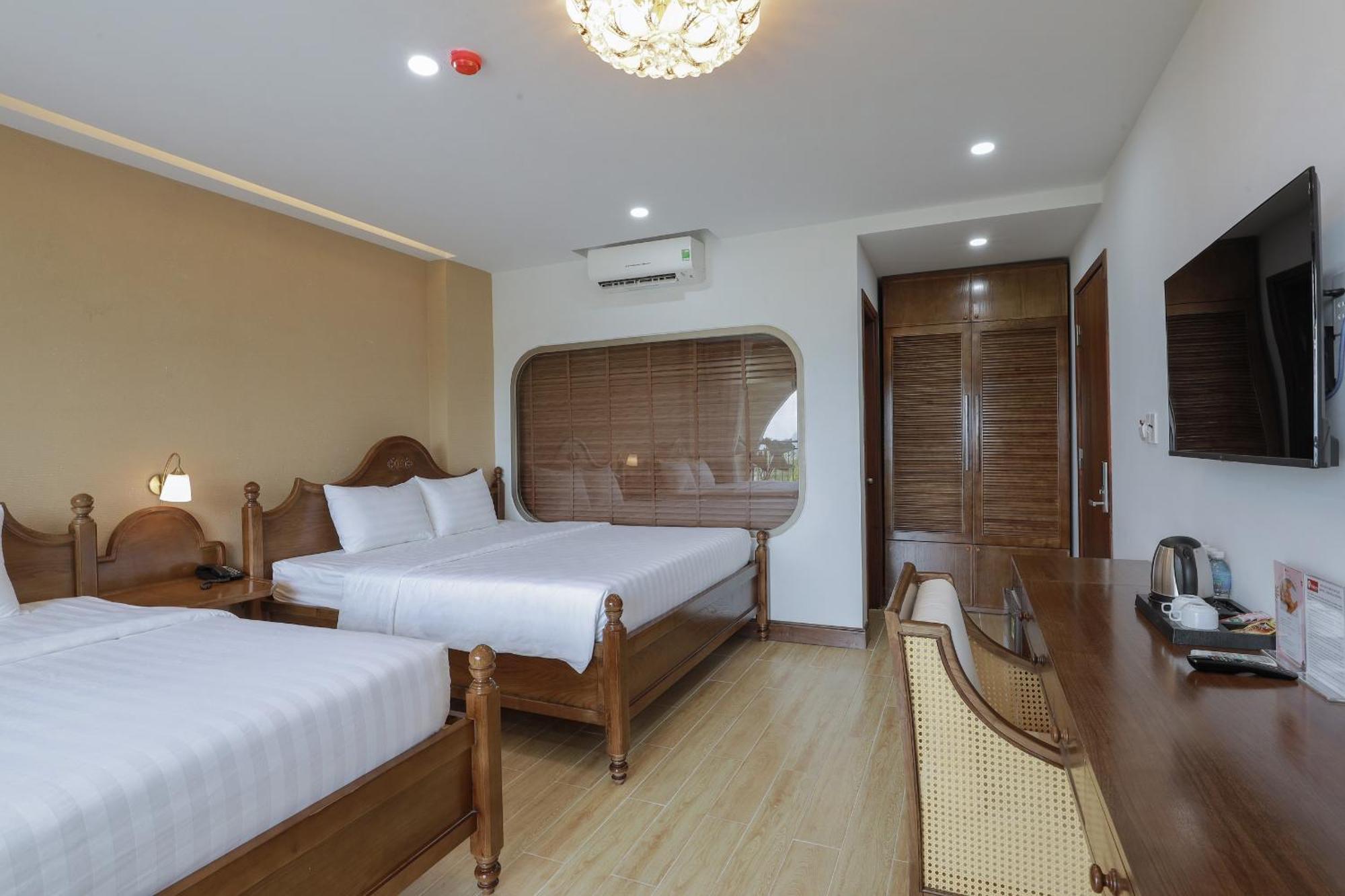 Maya 4 Hotel
