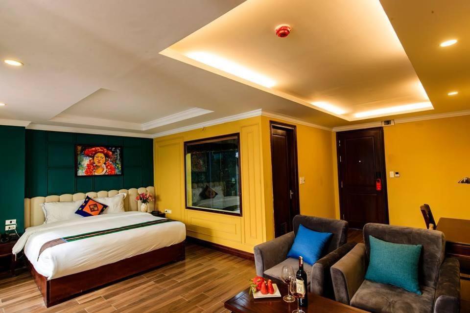Clover Khách sạn 3*