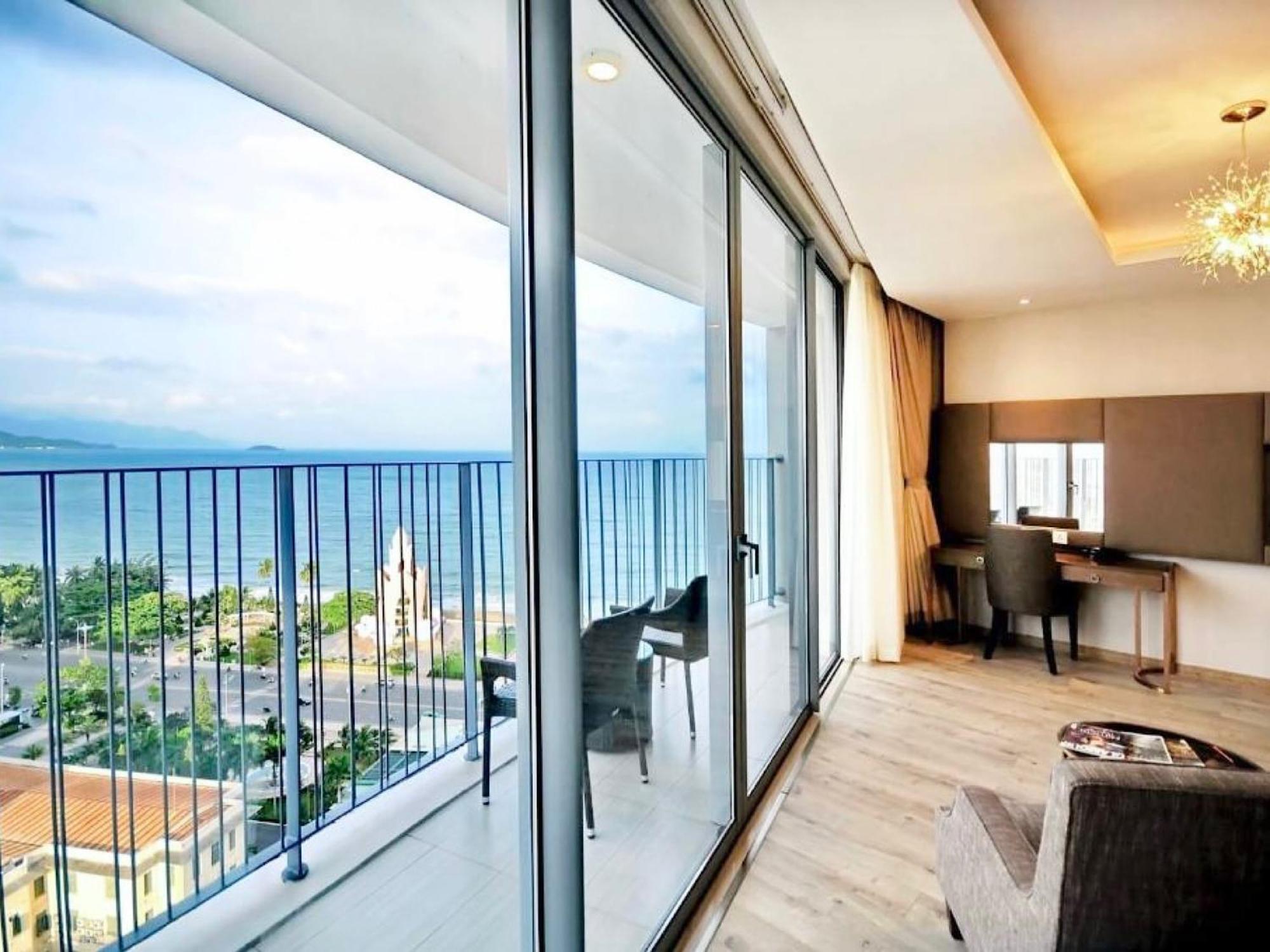 Panorama Luxury Front *