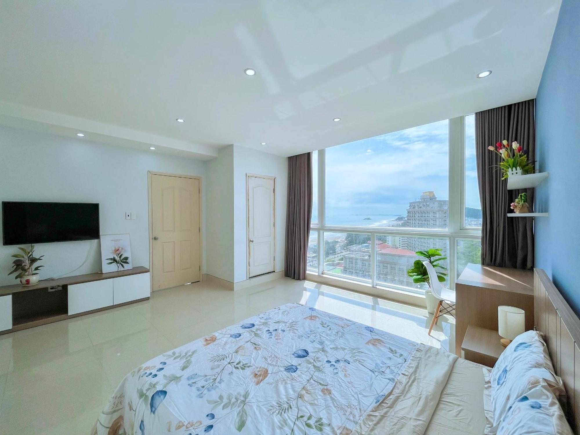 Ho Oasky,3 Phong View Dep Nhin Ra Bien,nui Va Ho Bau Sen Apartment *