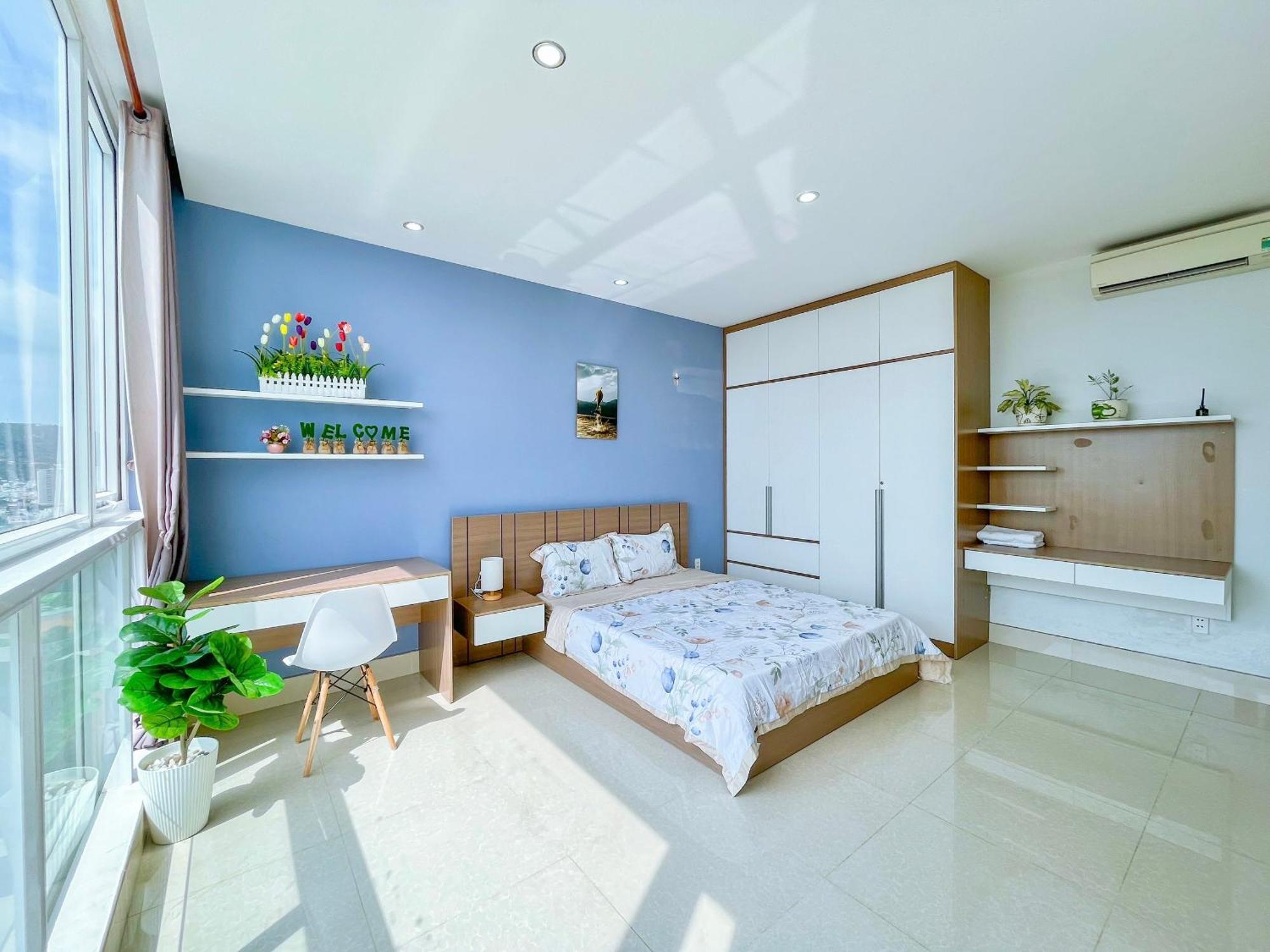 Ho Oasky,3 Phong View Dep Nhin Ra Bien,nui Va Ho Bau Sen