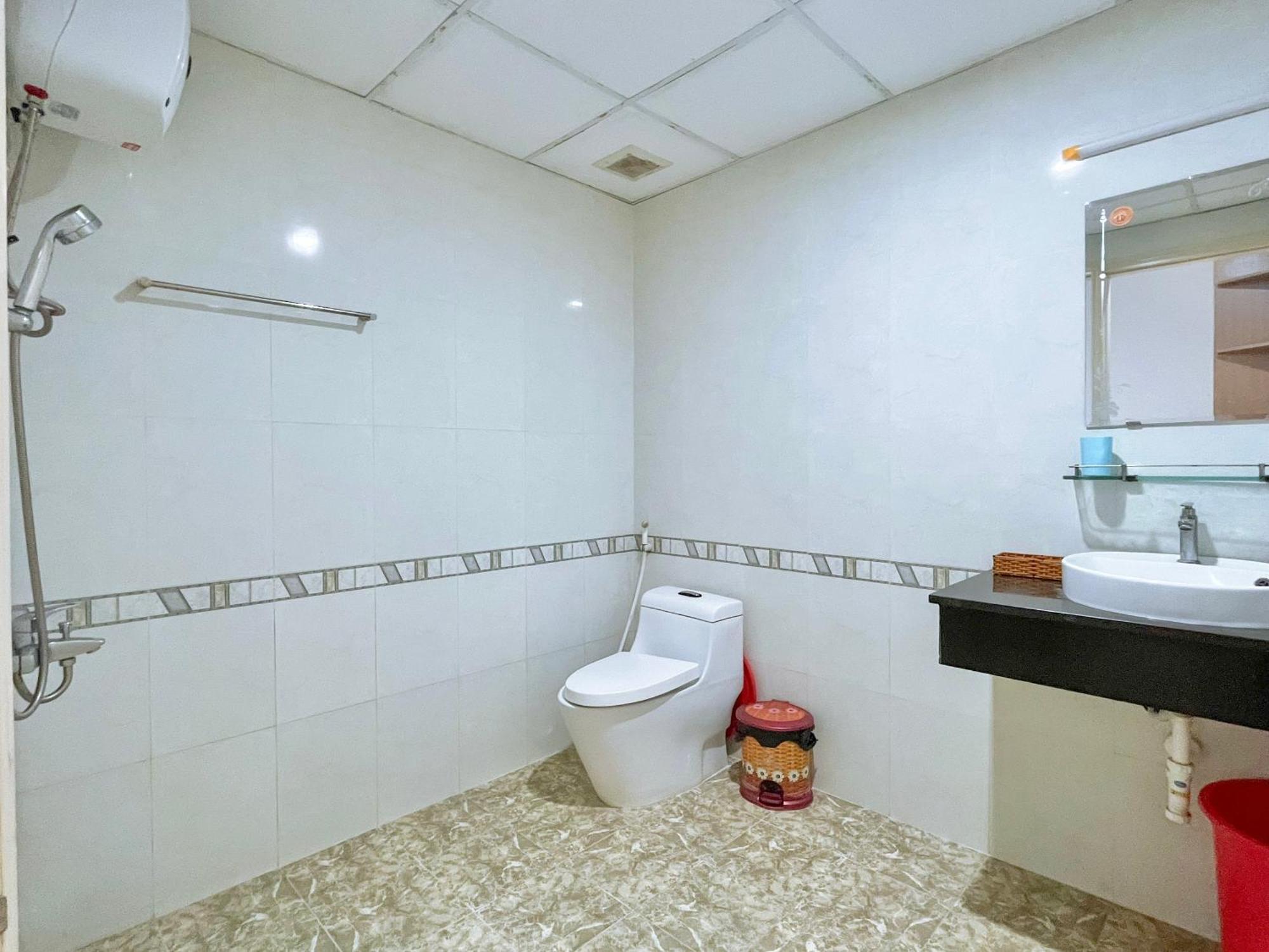 Ho Oasky,3 Phong View Dep Nhin Ra Bien,nui Va Ho Bau Sen * Vung Tau