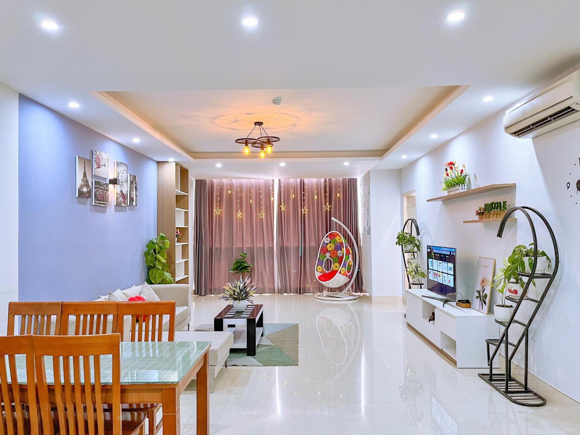 Ho Oasky,3 Phong View Dep Nhin Ra Bien,nui Va Ho Bau Sen Vung Tau