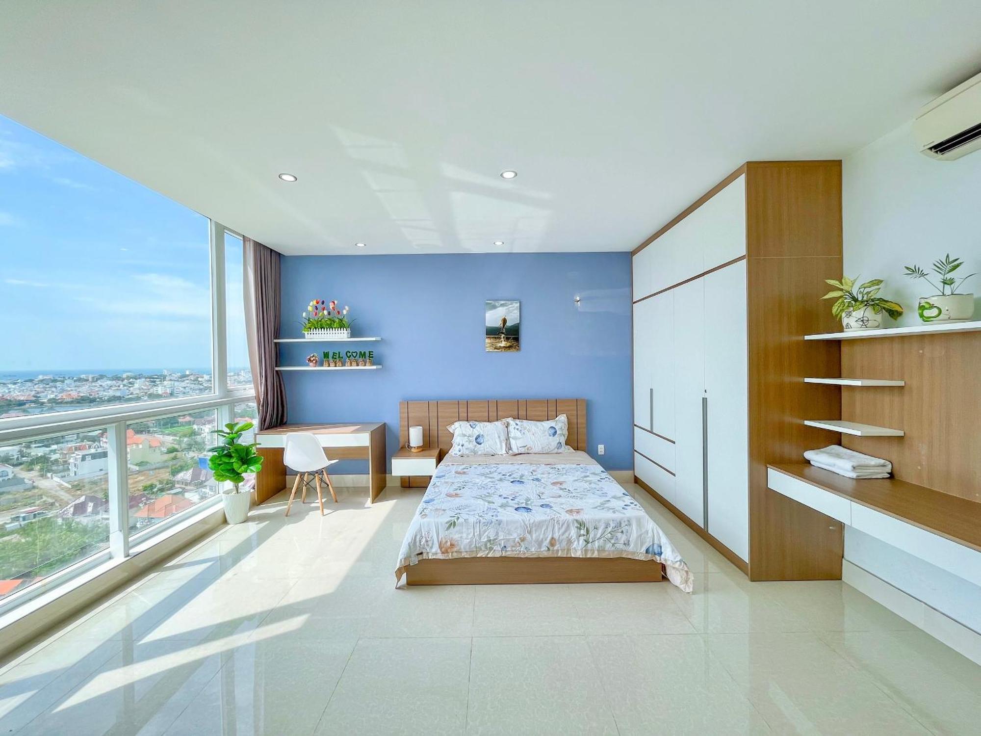 Ho Oasky,3 Phong View Dep Nhin Ra Bien,nui Va Ho Bau Sen *