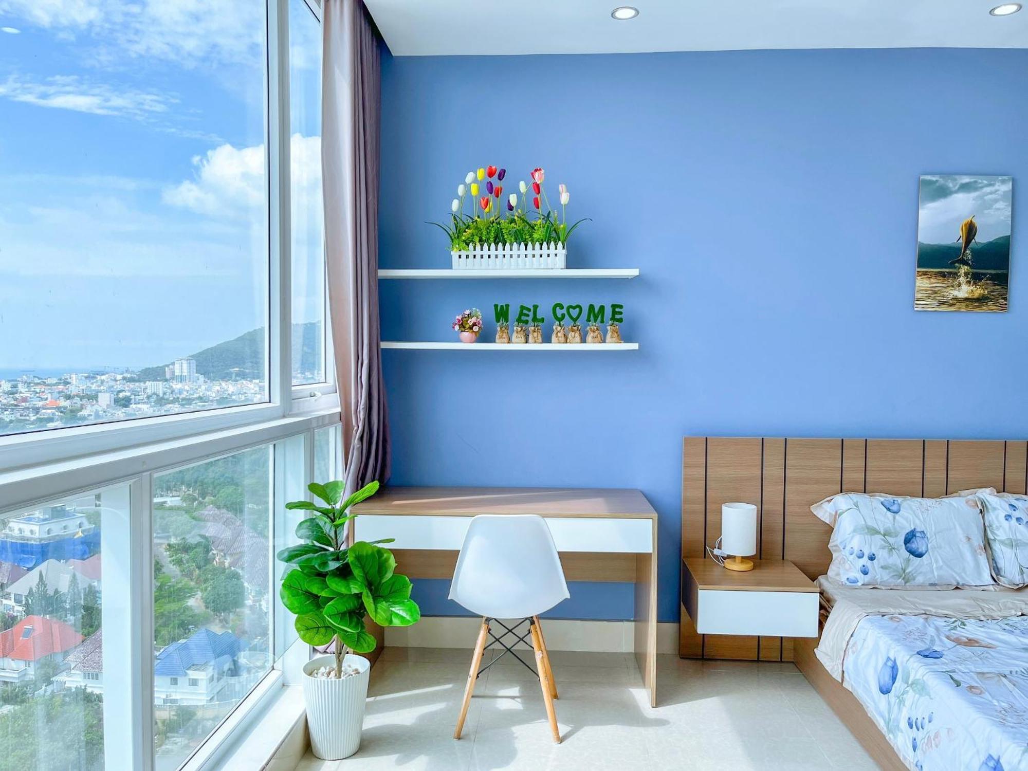 Ho Oasky,3 Phong View Dep Nhin Ra Bien,nui Va Ho Bau Sen Vung Tau