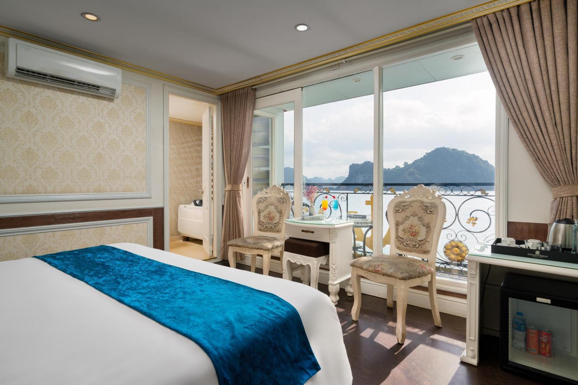 Aqua Legend Cruise Botel Ha Long