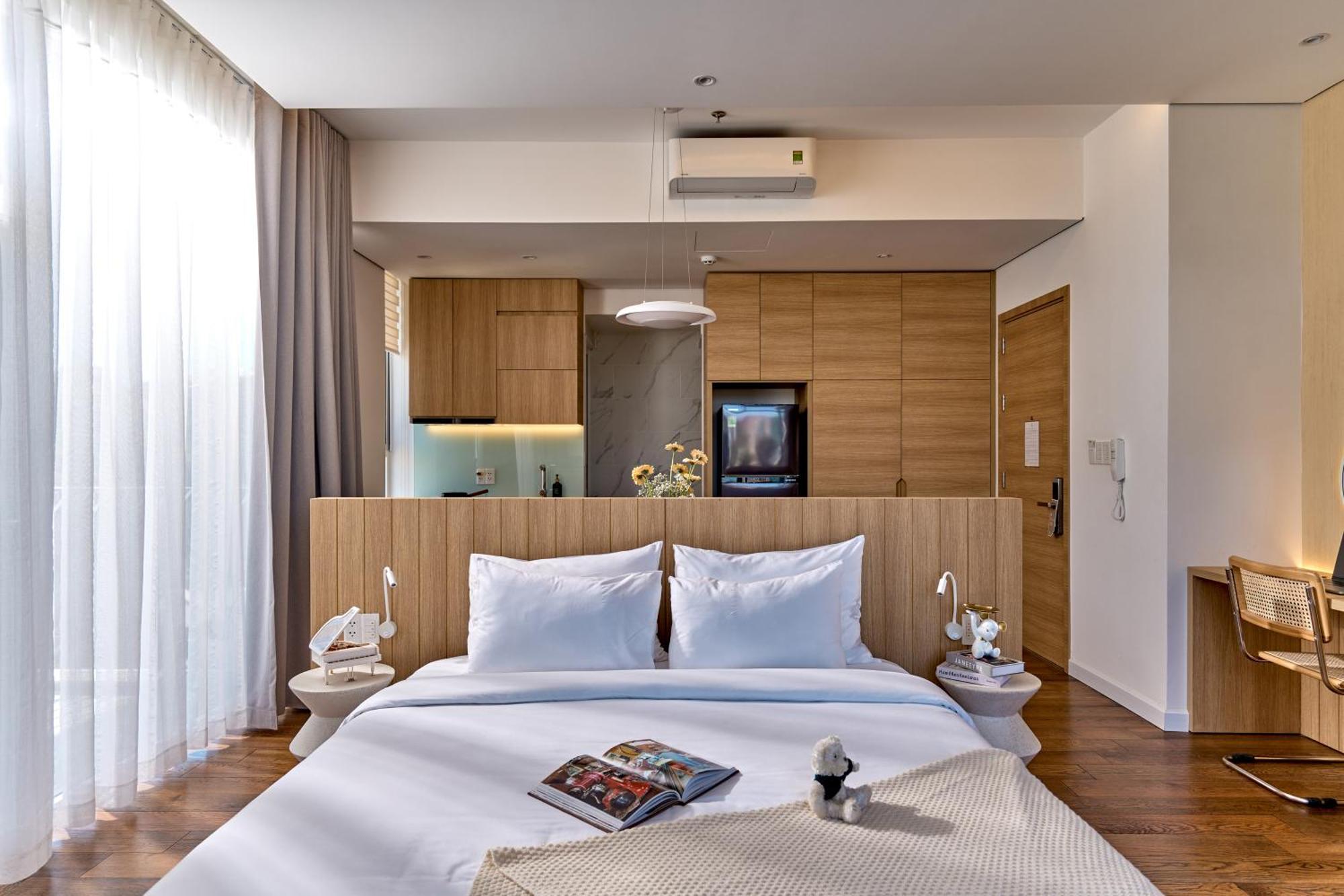 Adela Hotel *