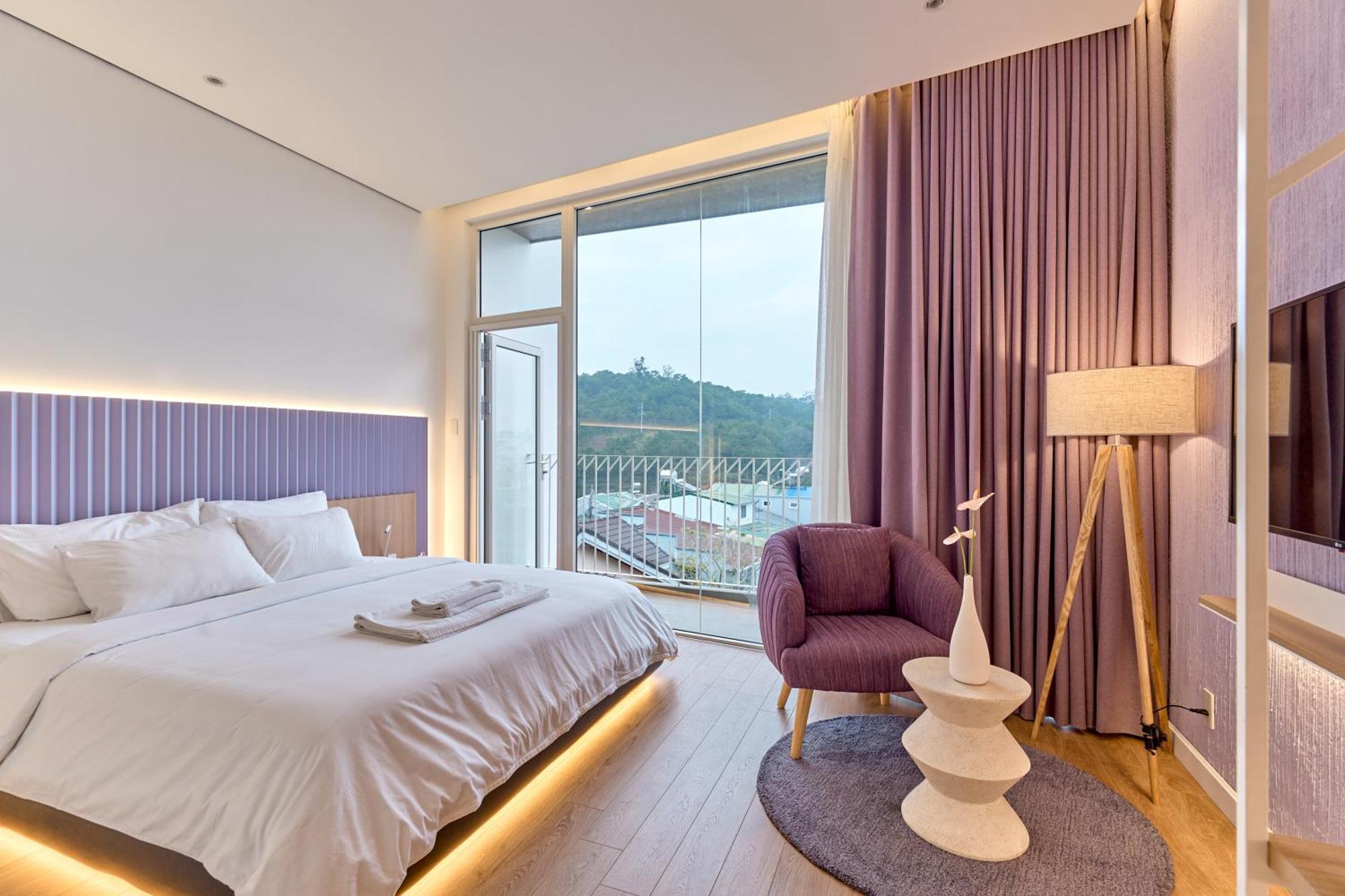 Adela Hotel