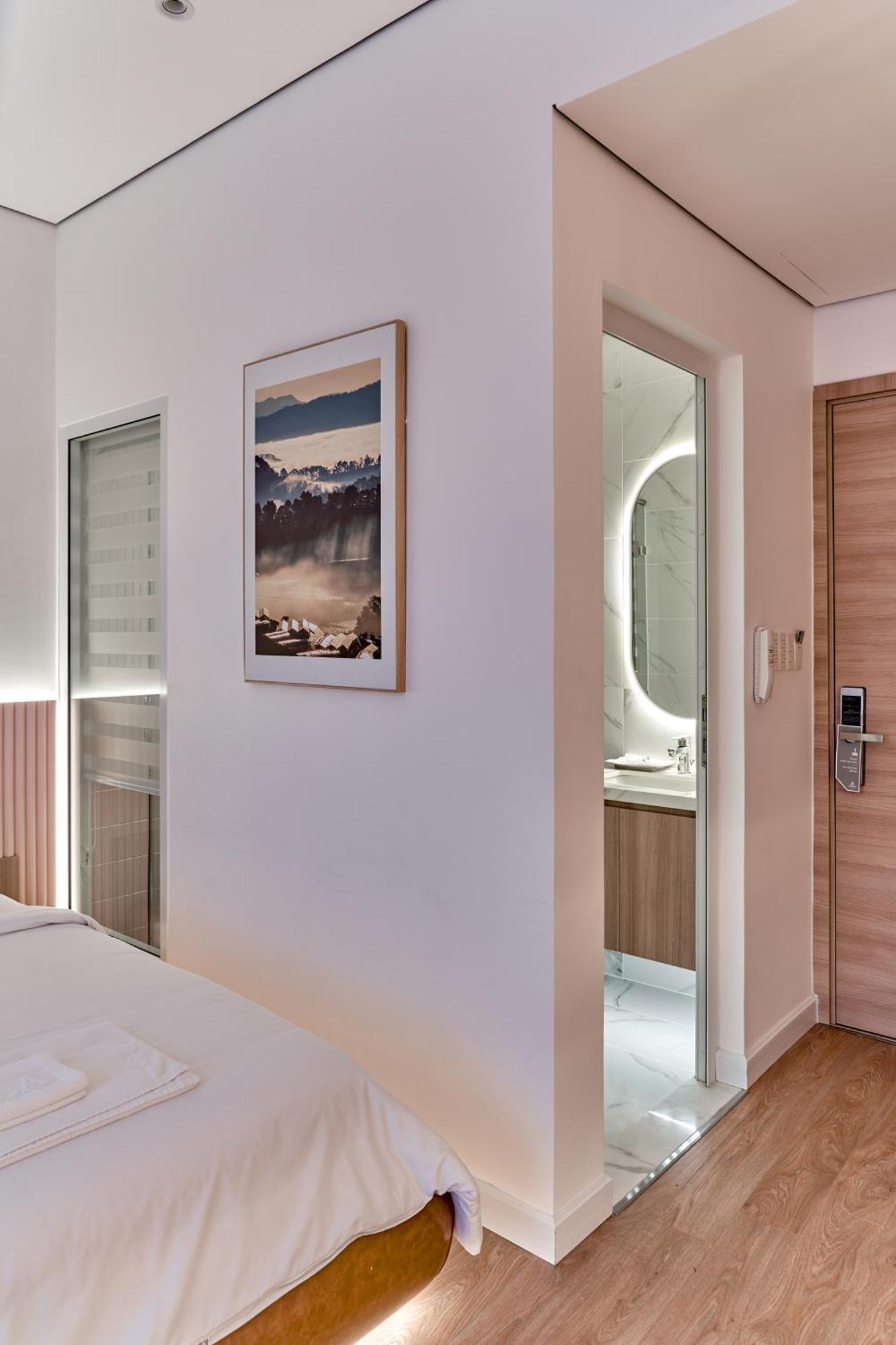 Adela Hotel