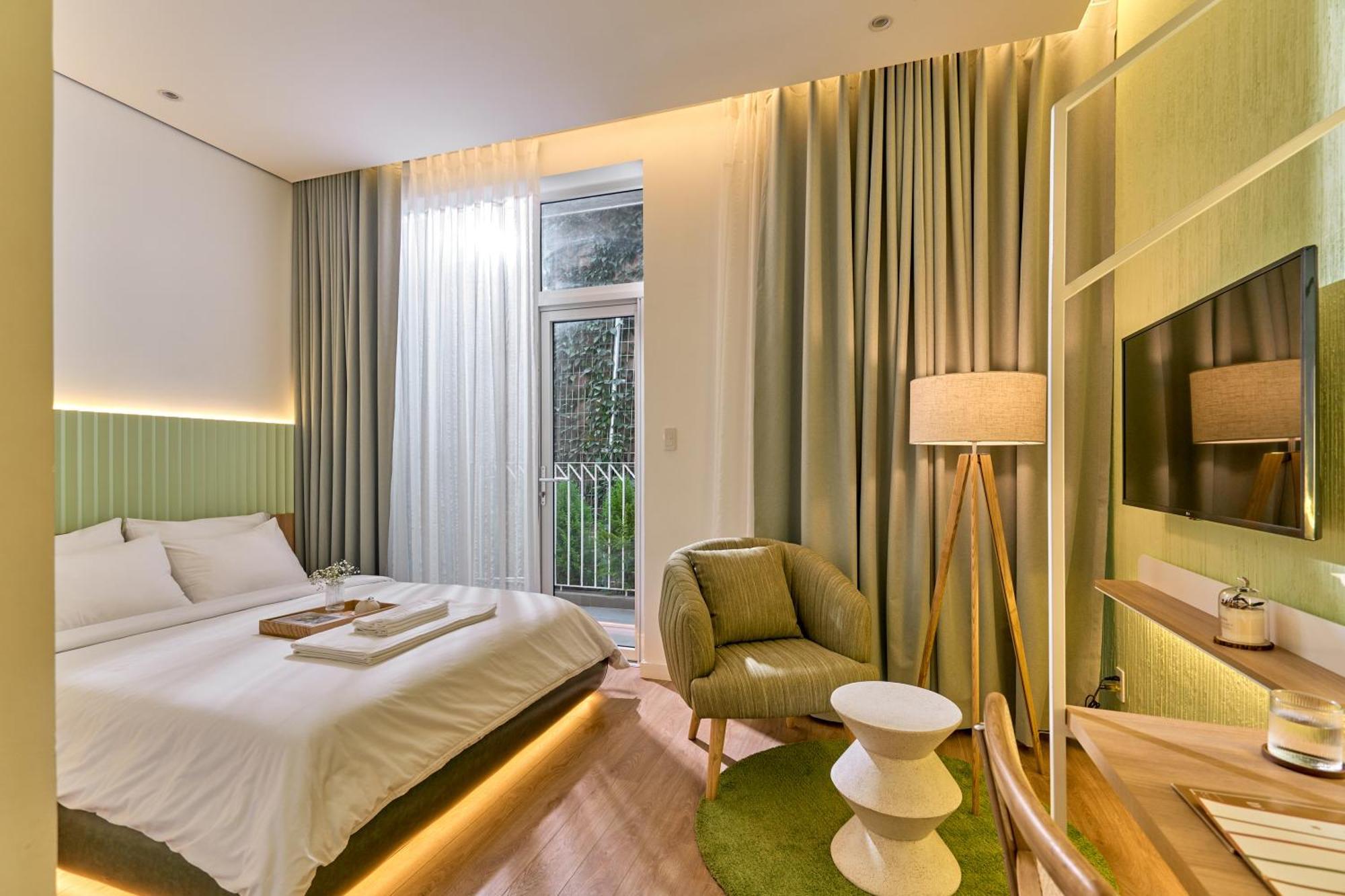 Adela Hotel