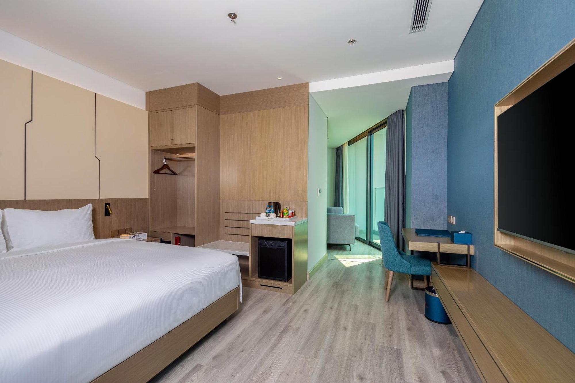 Awaken Hotel
