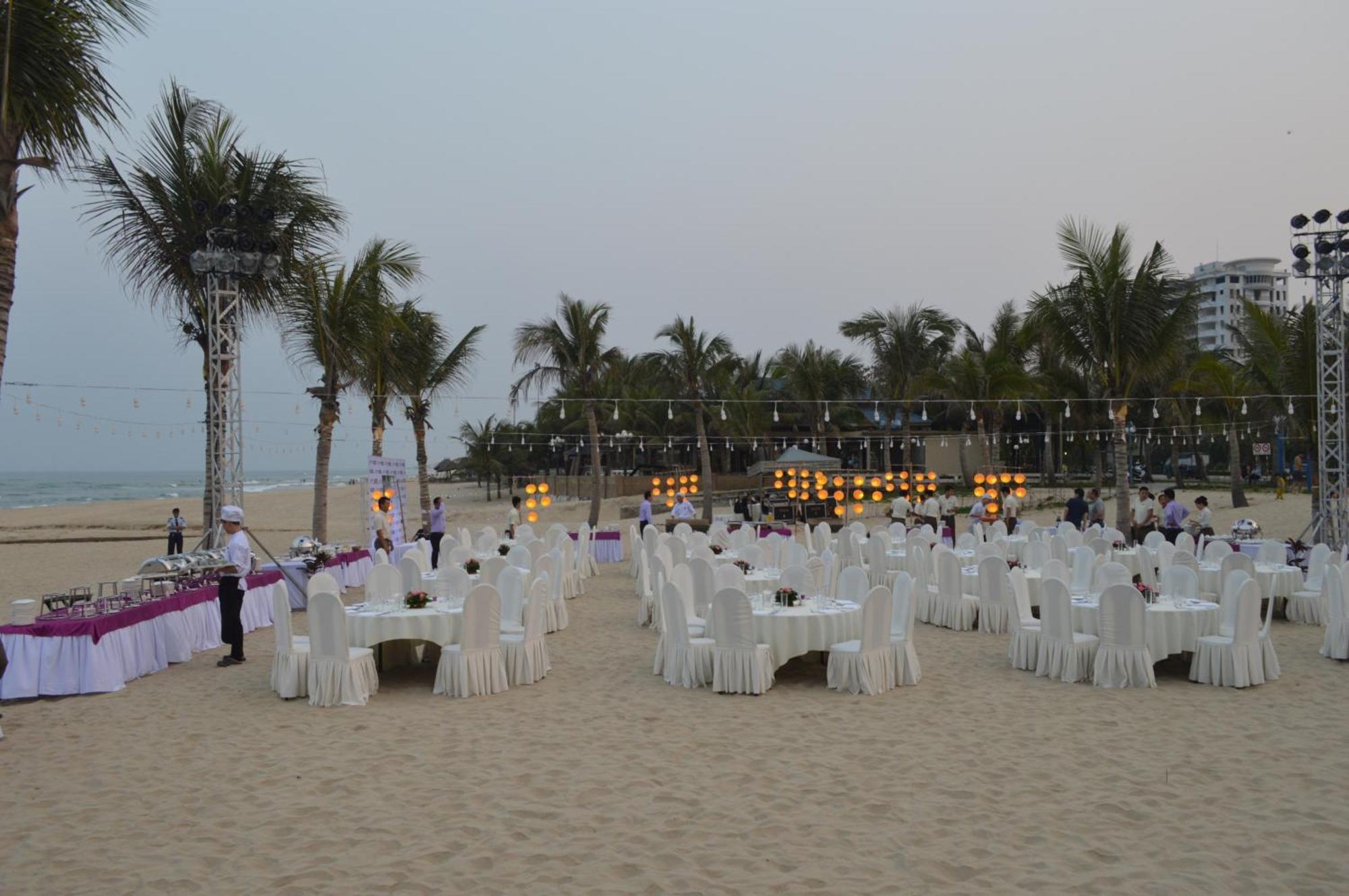 Hotel Holiday Beach Hotel Danang