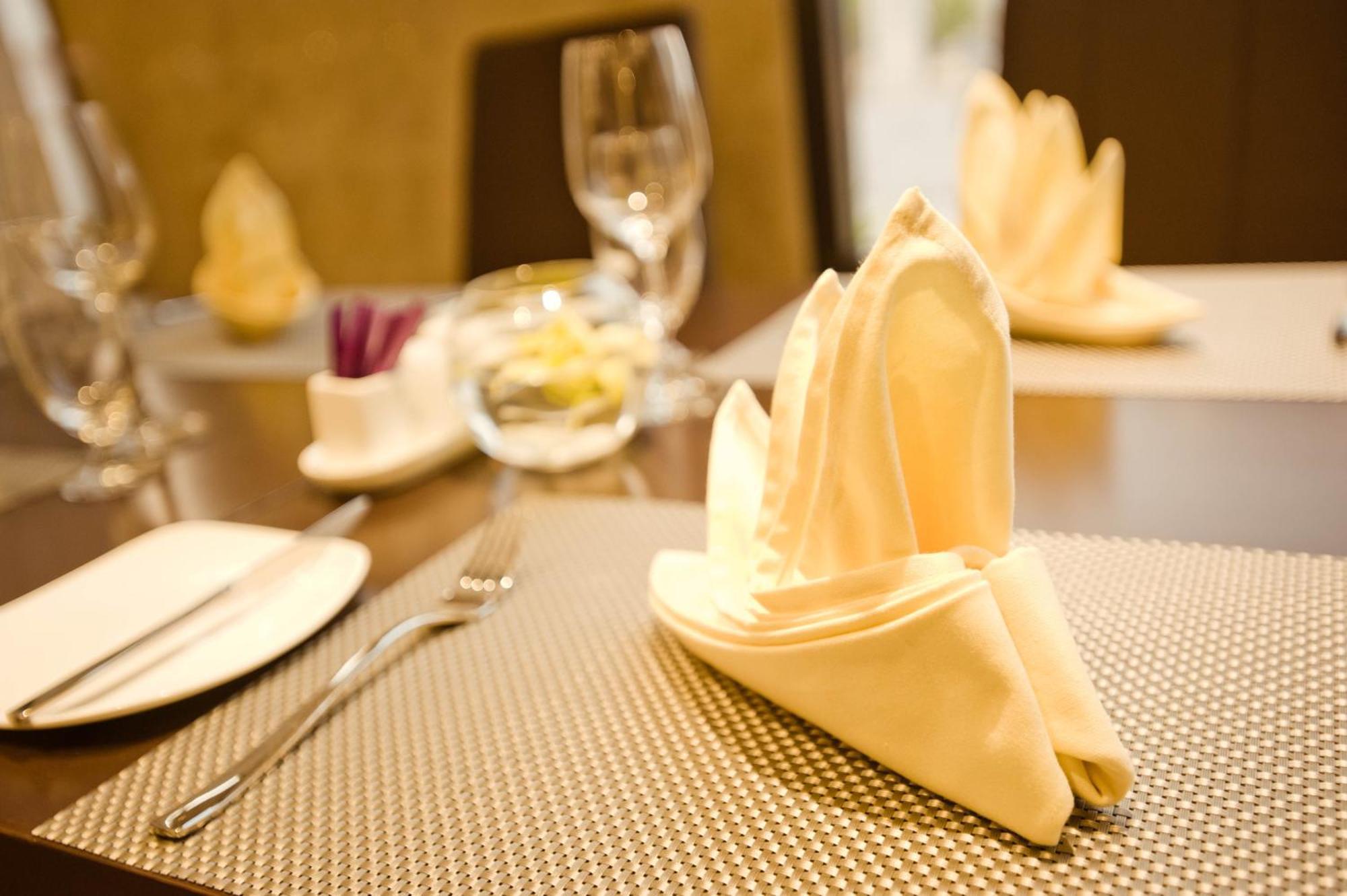 Holiday Beach Hotel Danang 5* Da Nang