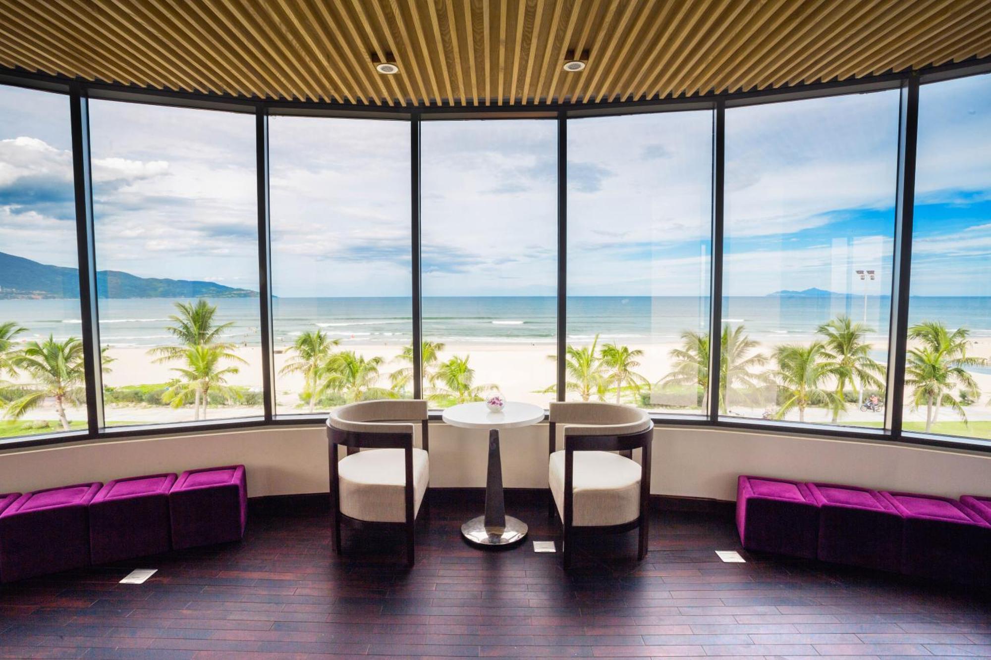 Holiday Beach Hotel Danang Hotel
