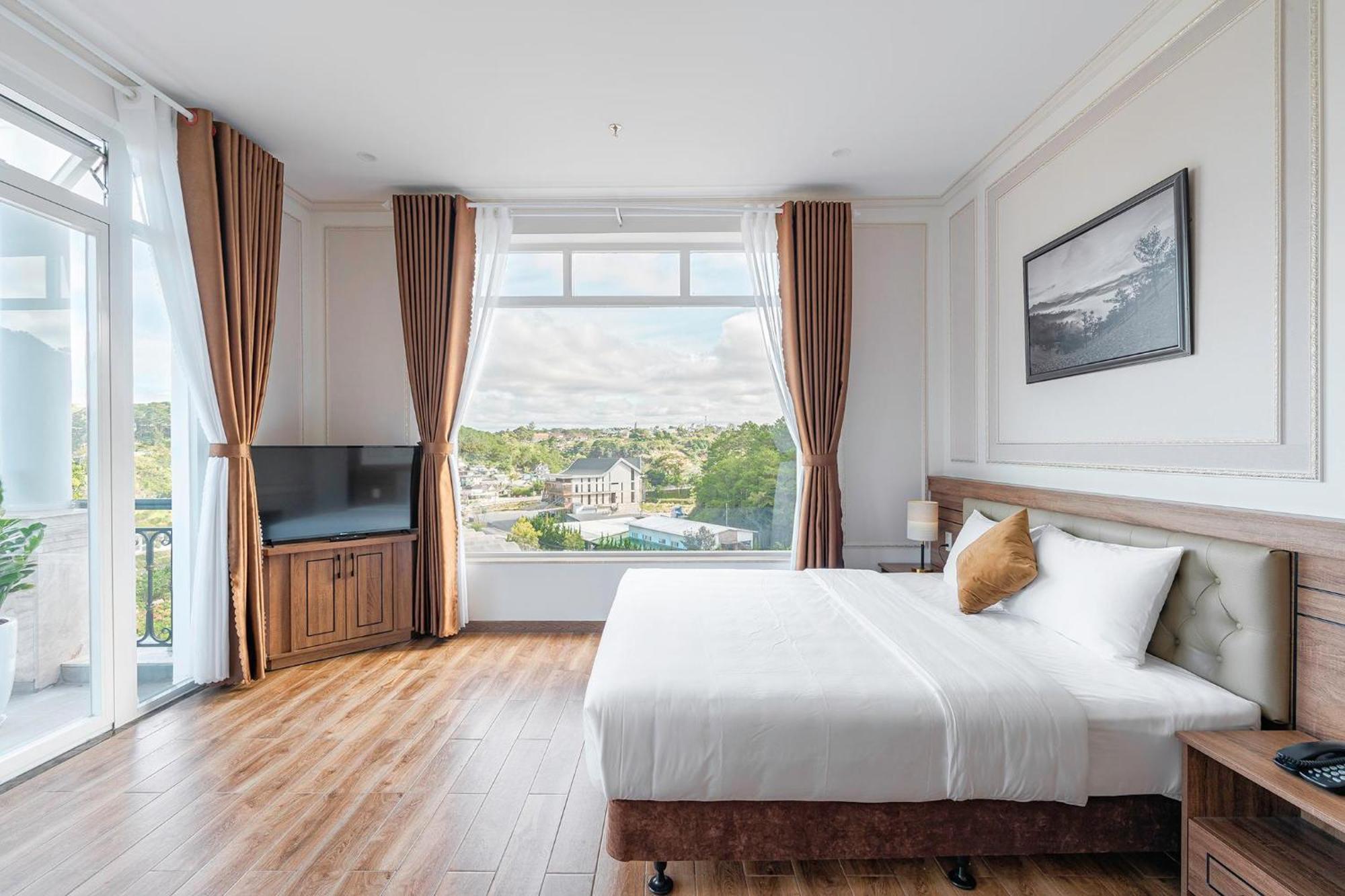 Pine View Hotel