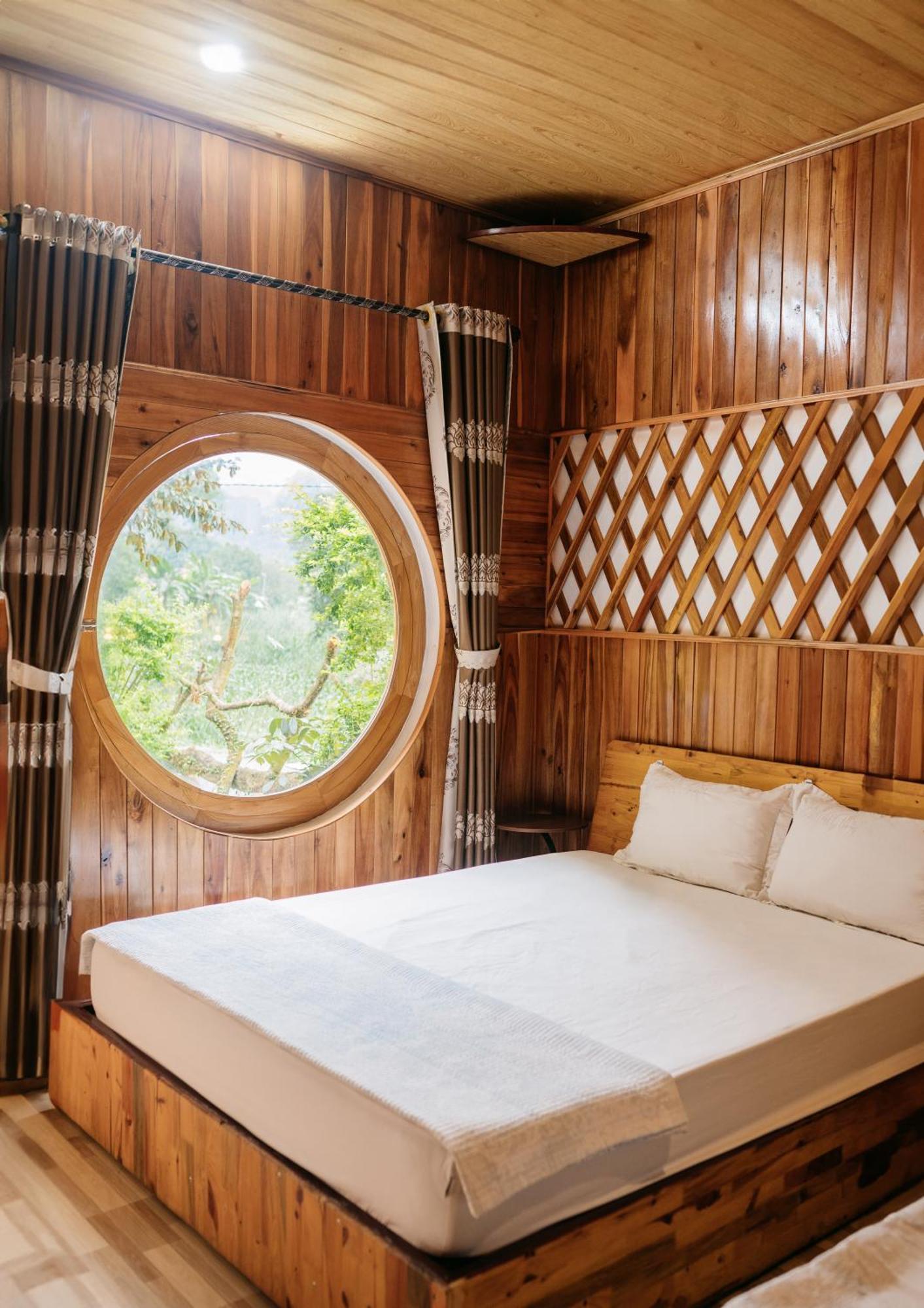 Trang An Mountain House *