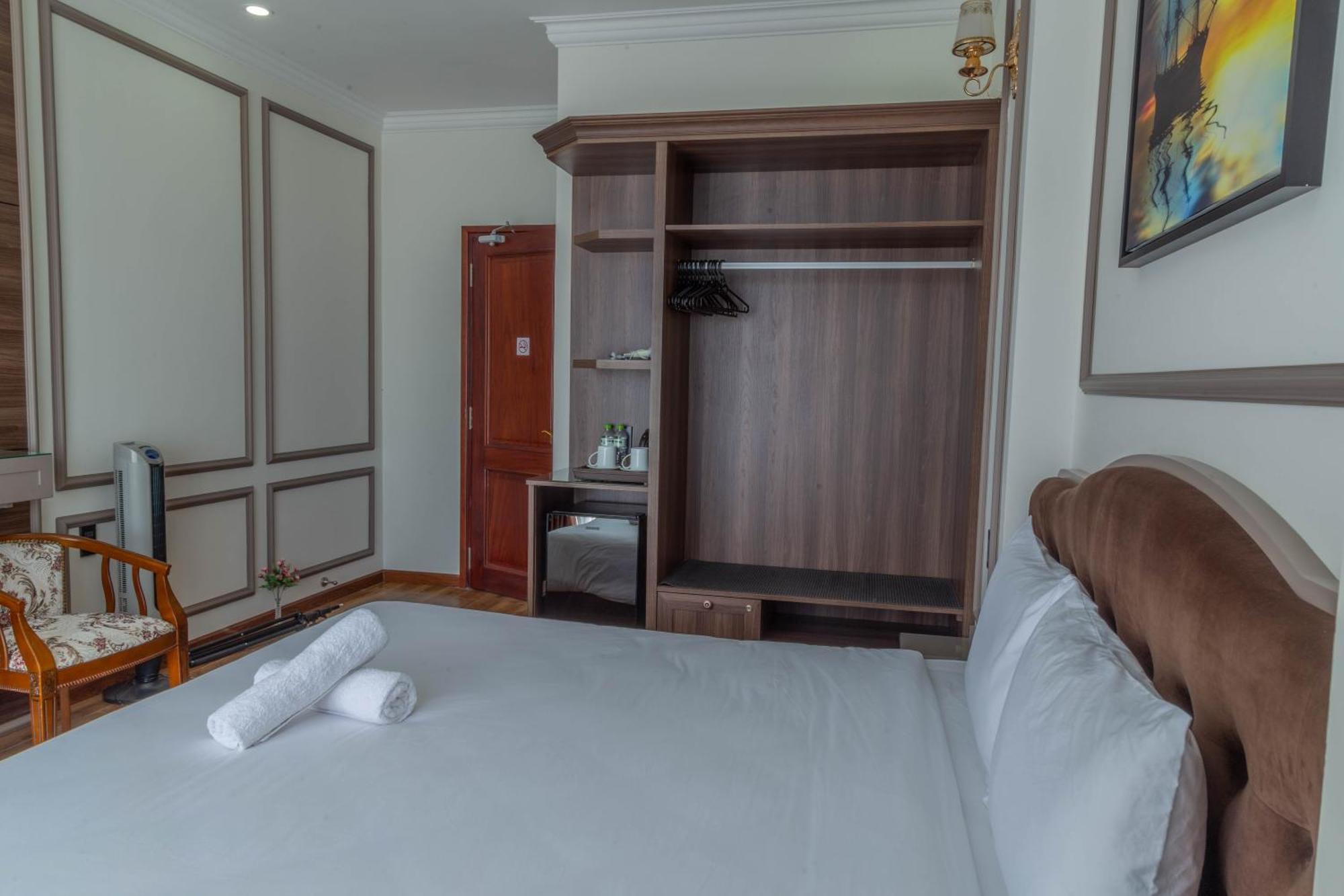 Win Hotel 2*