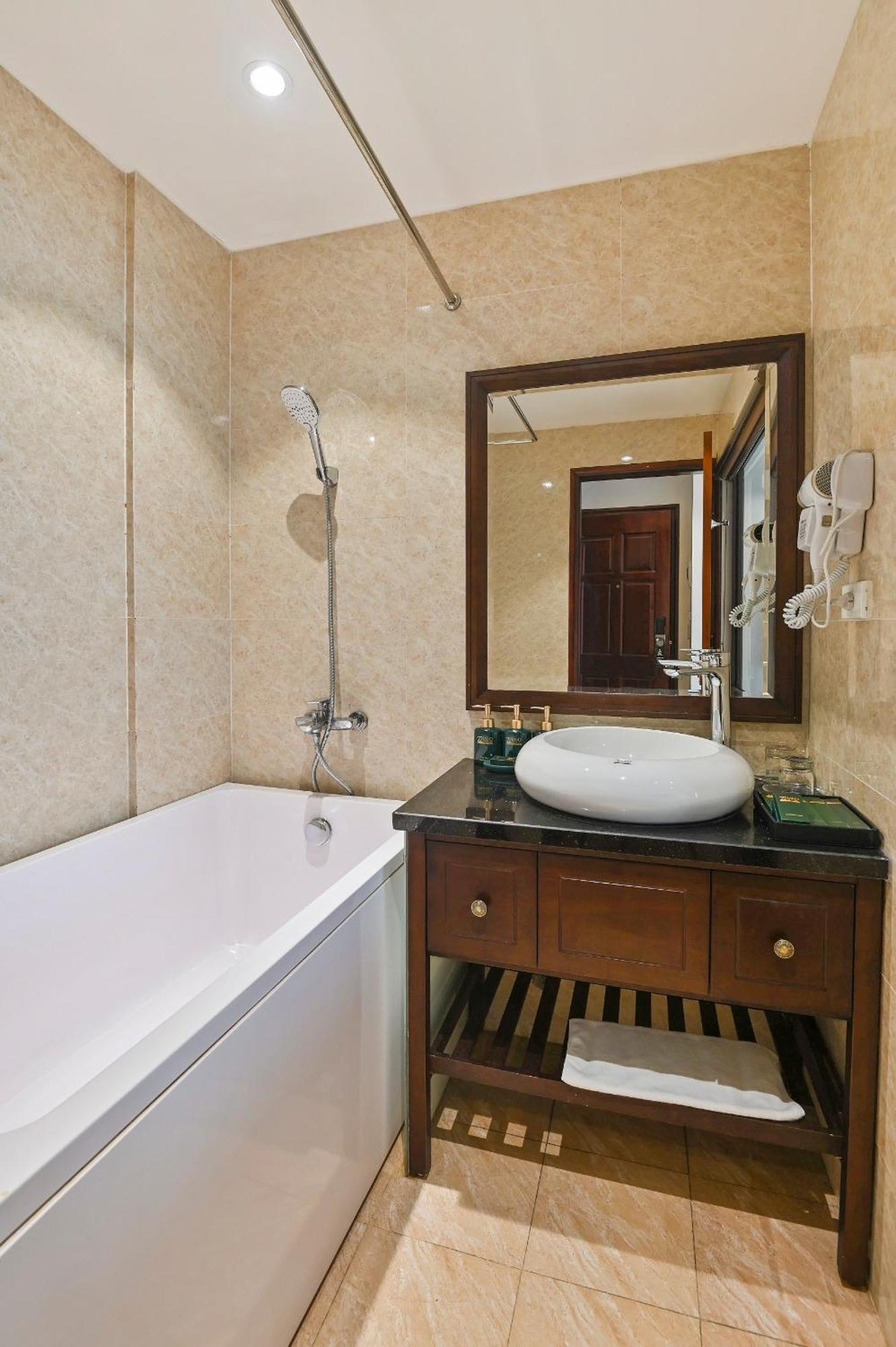 Khách sạn Sunny 22land 2 4*