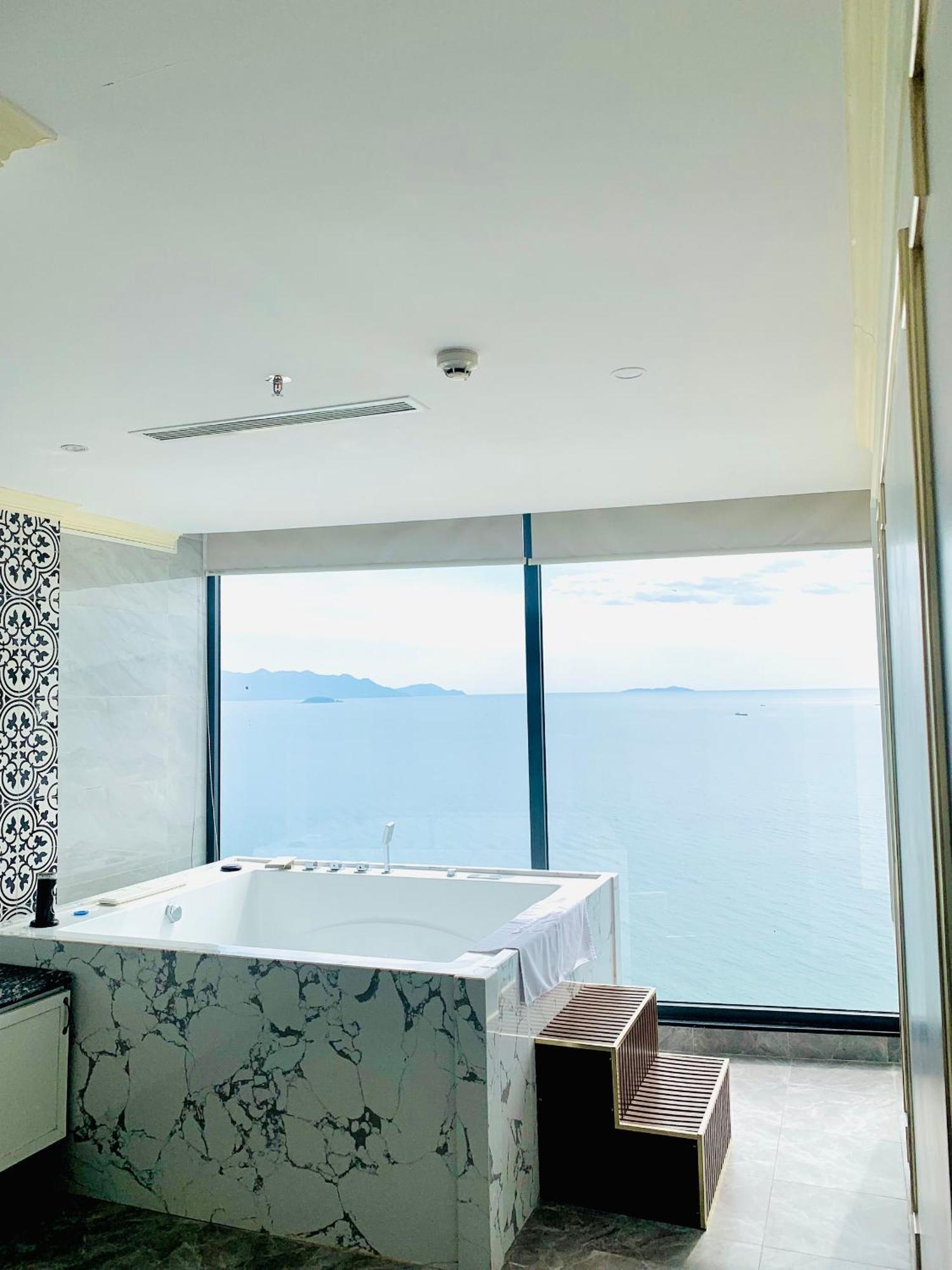 La Vague Hotel Nha Trang