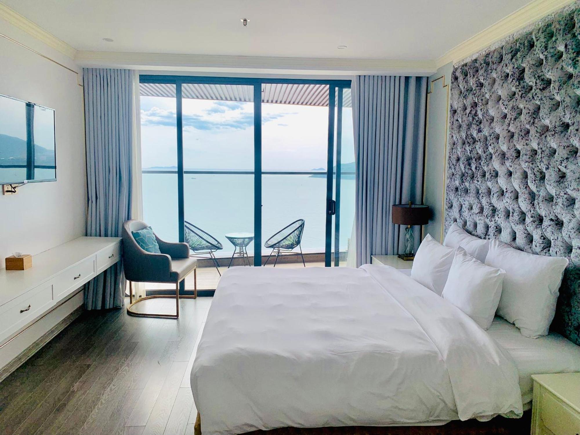 Hotel La Vague 4*