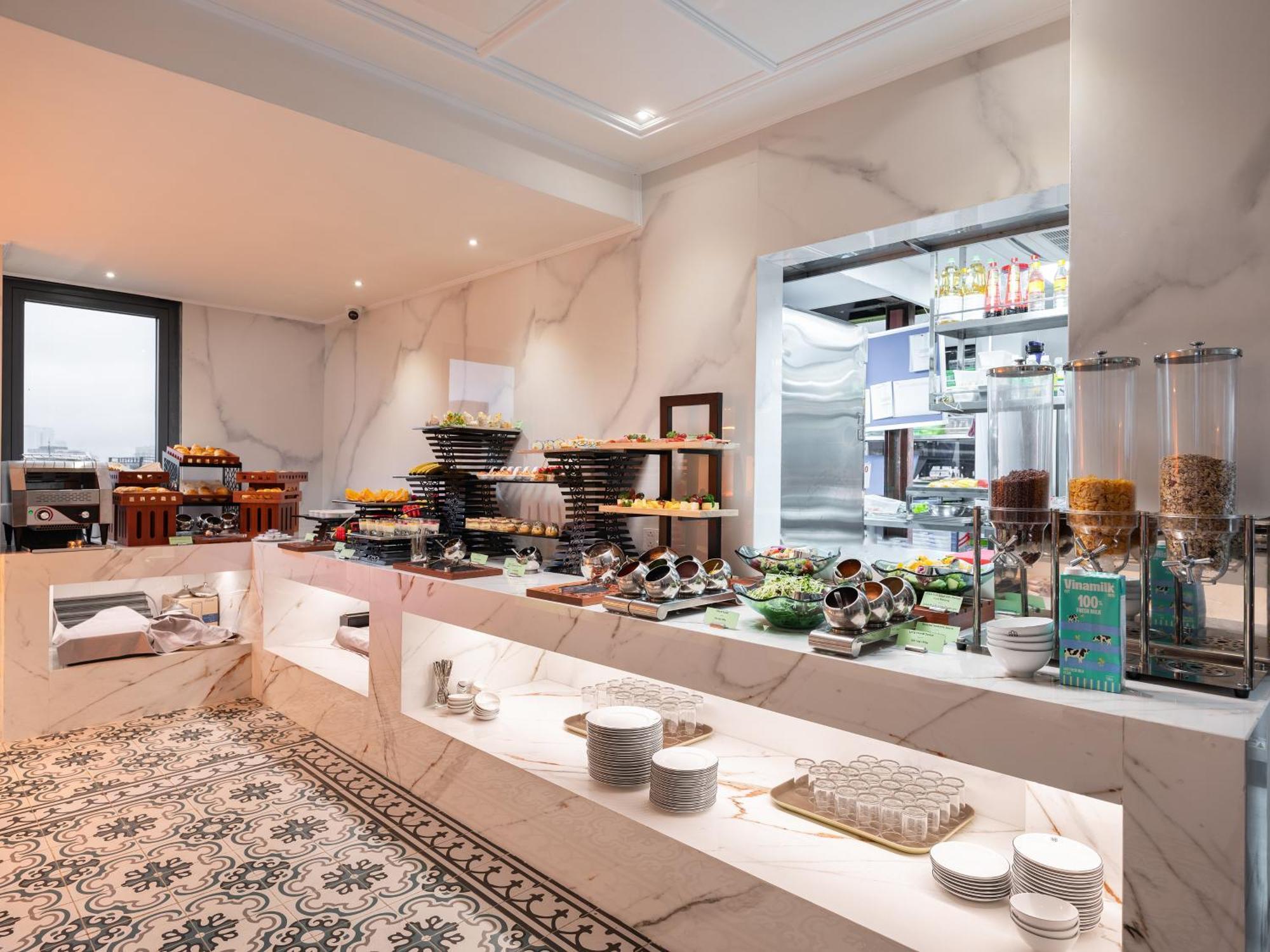 L'signature & Hotel Hanoi
