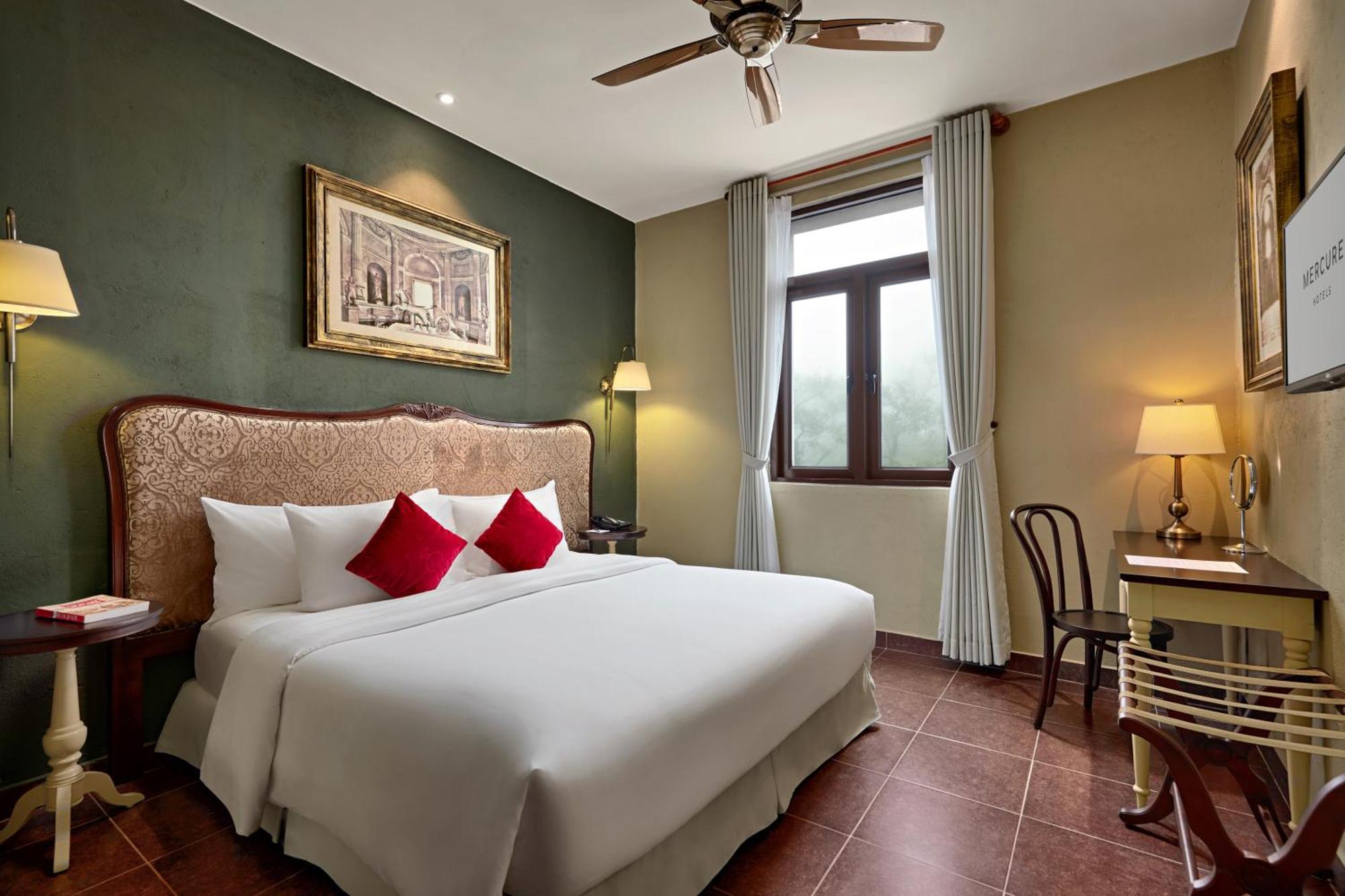 Hotel Mercure French Village Bana Hills 4*