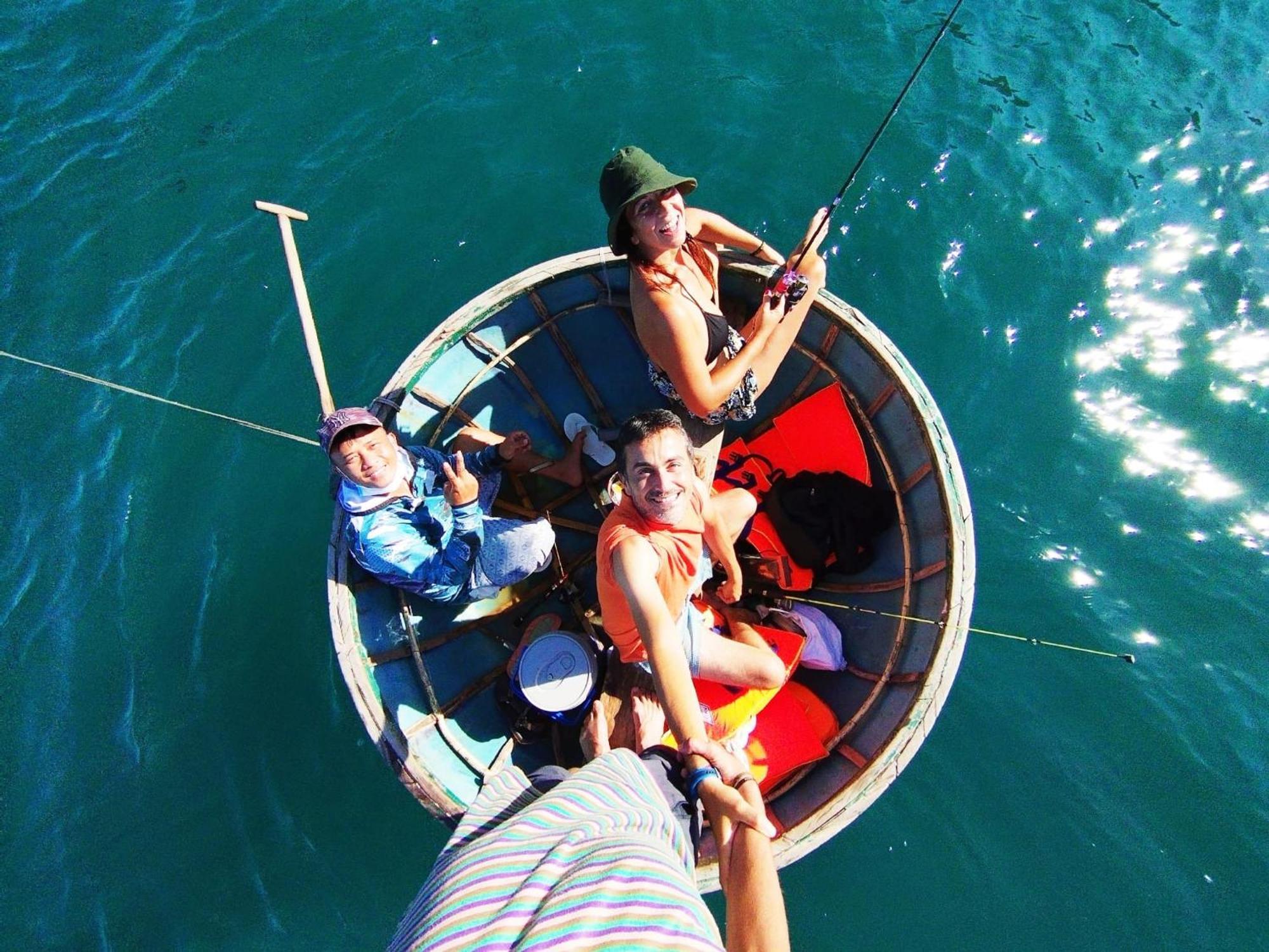 Homestay Cham Island Lau Thu *