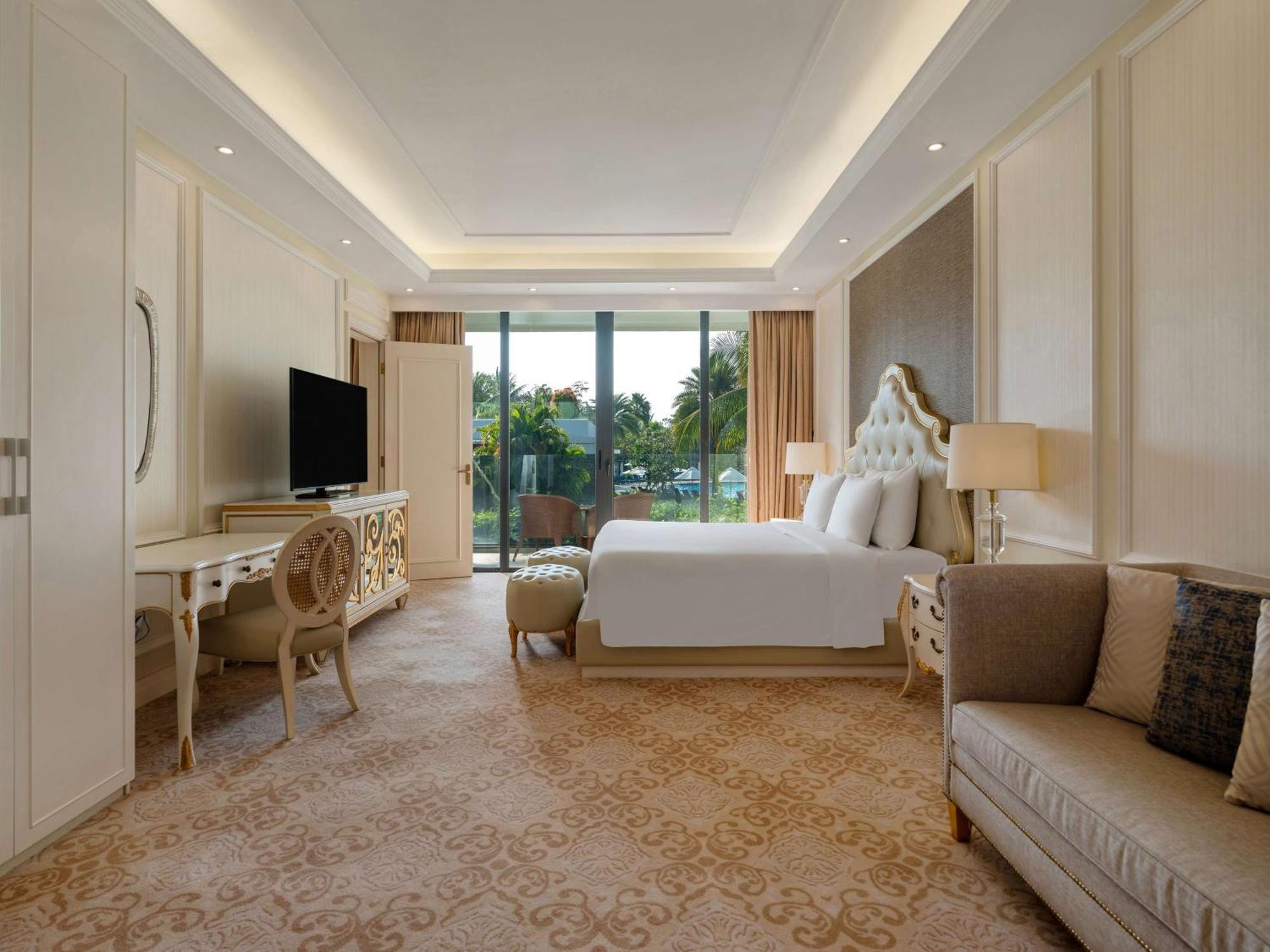 Radisson Blu 5*