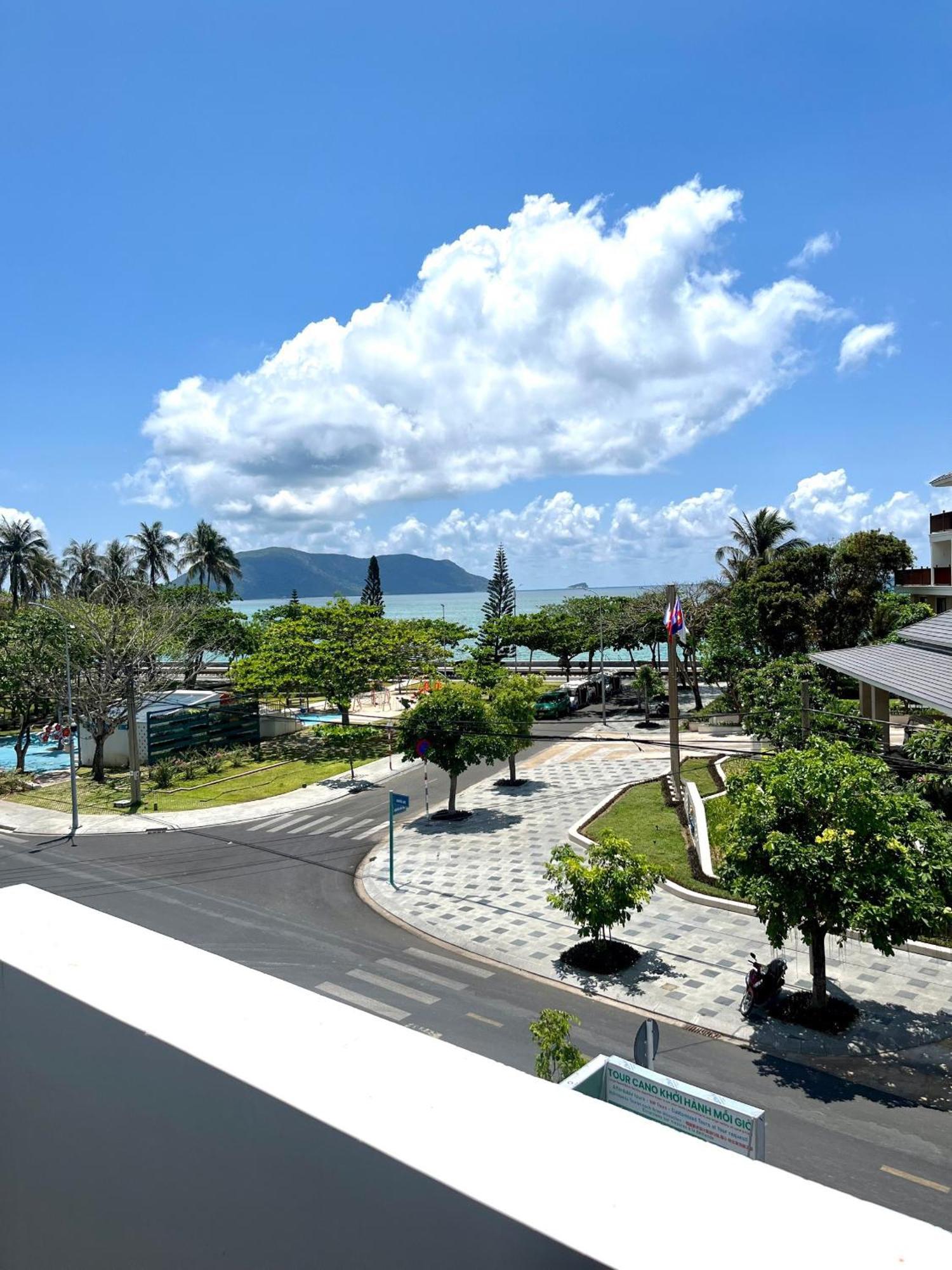 Con Dao Tan Son Nhat Hotel 2*