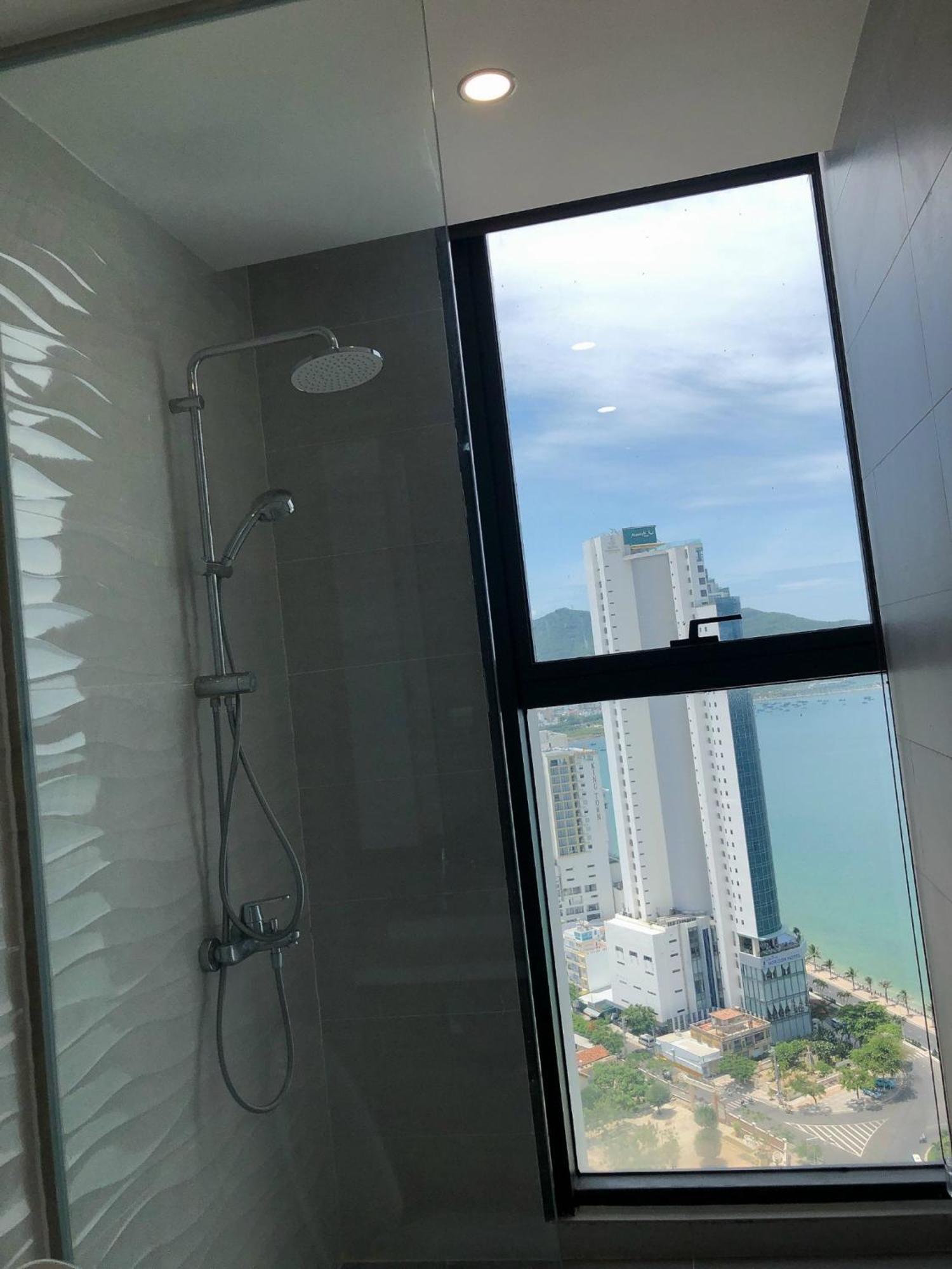 Scenia Bay Oceanfront Apartment Nha Trang