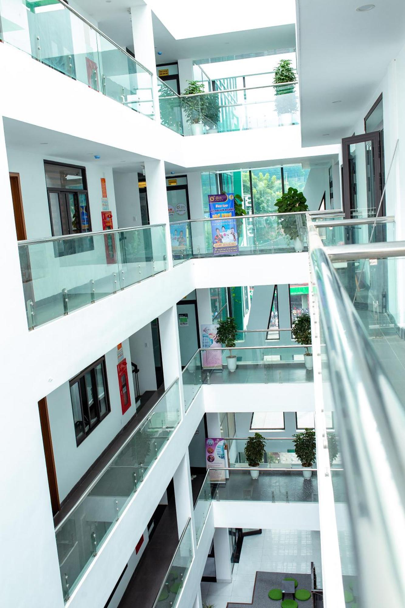Khách sạn hẻo lánh Big