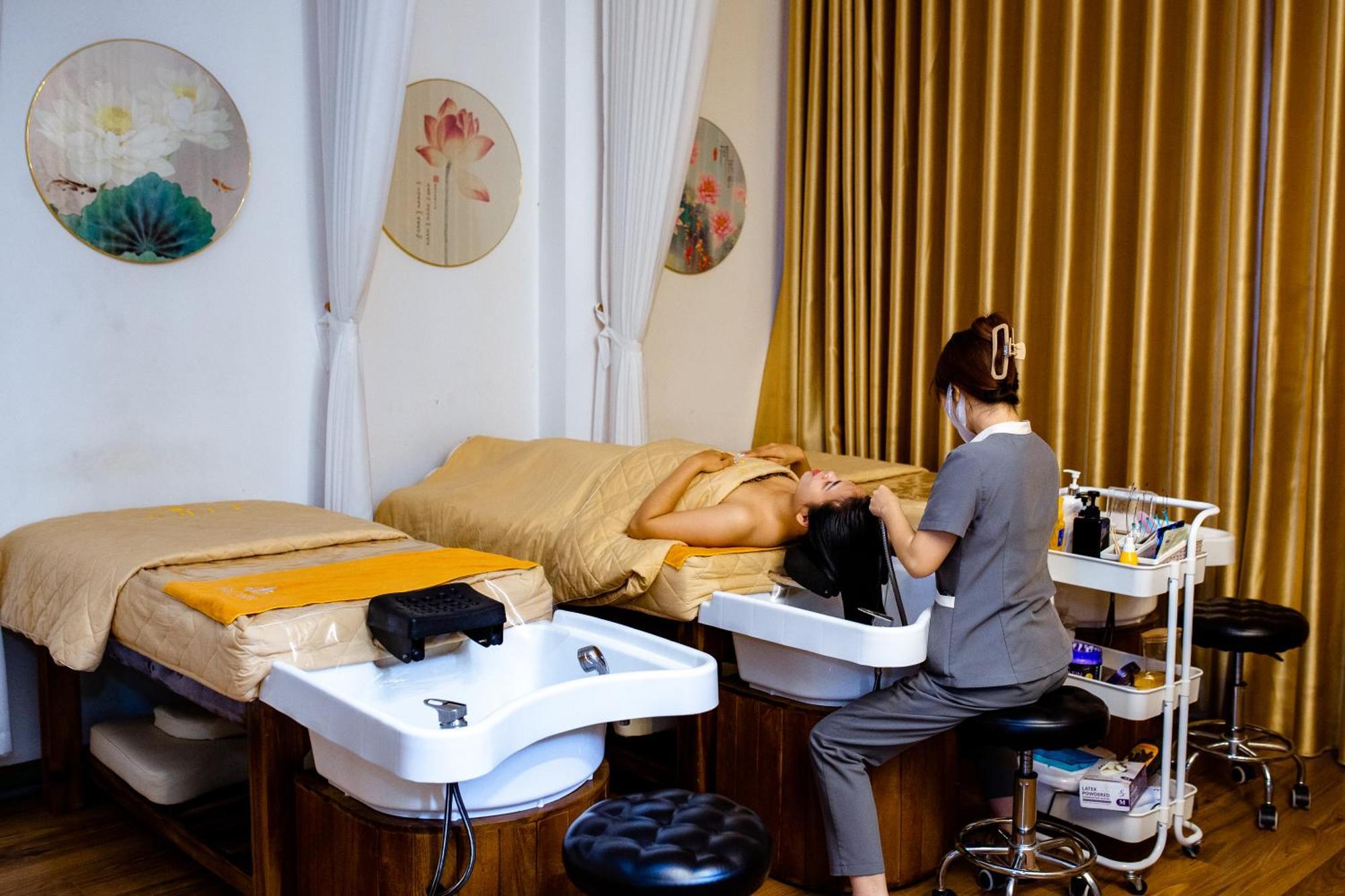 Big Khách sạn hẻo lánh