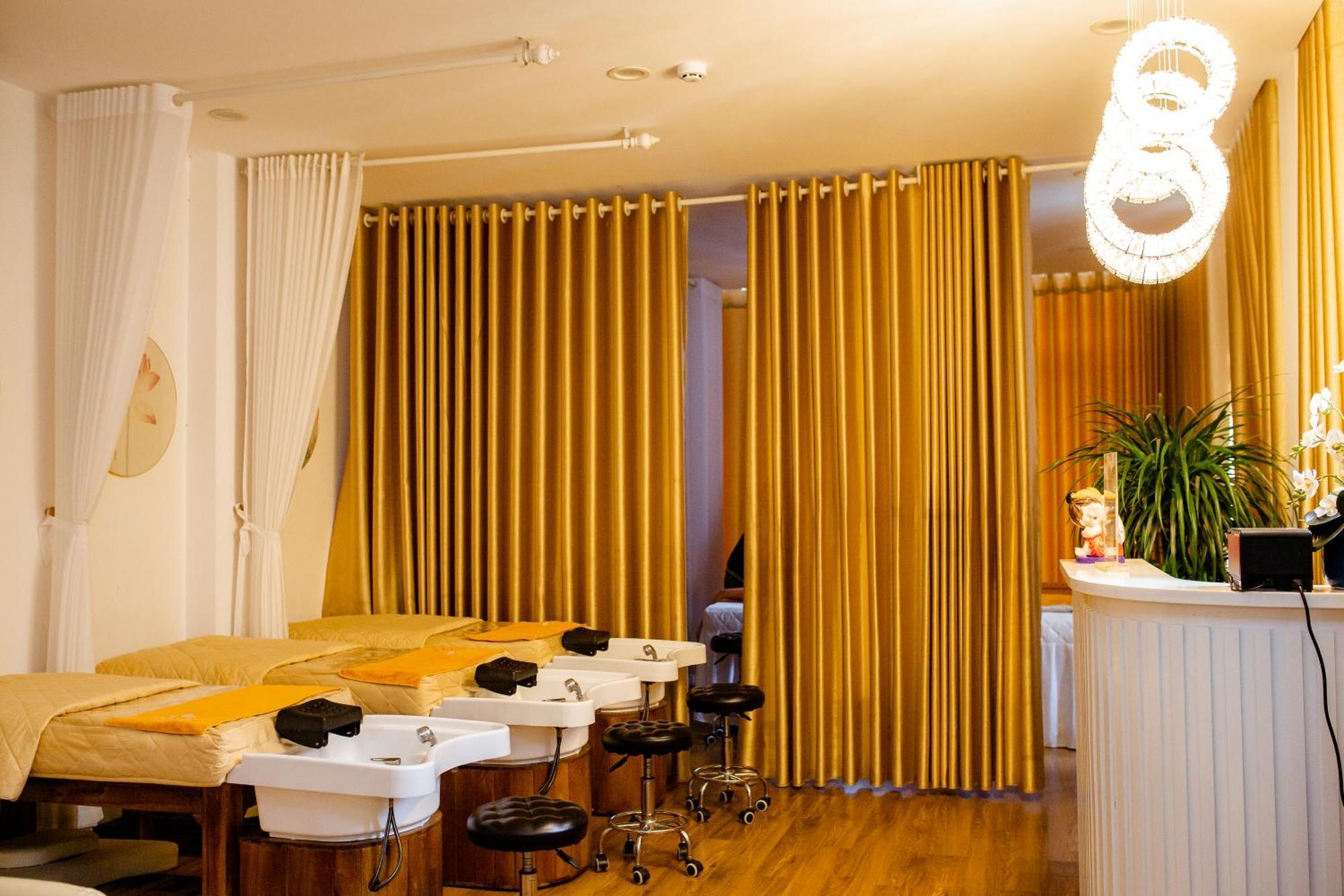 Big Khách sạn hẻo lánh