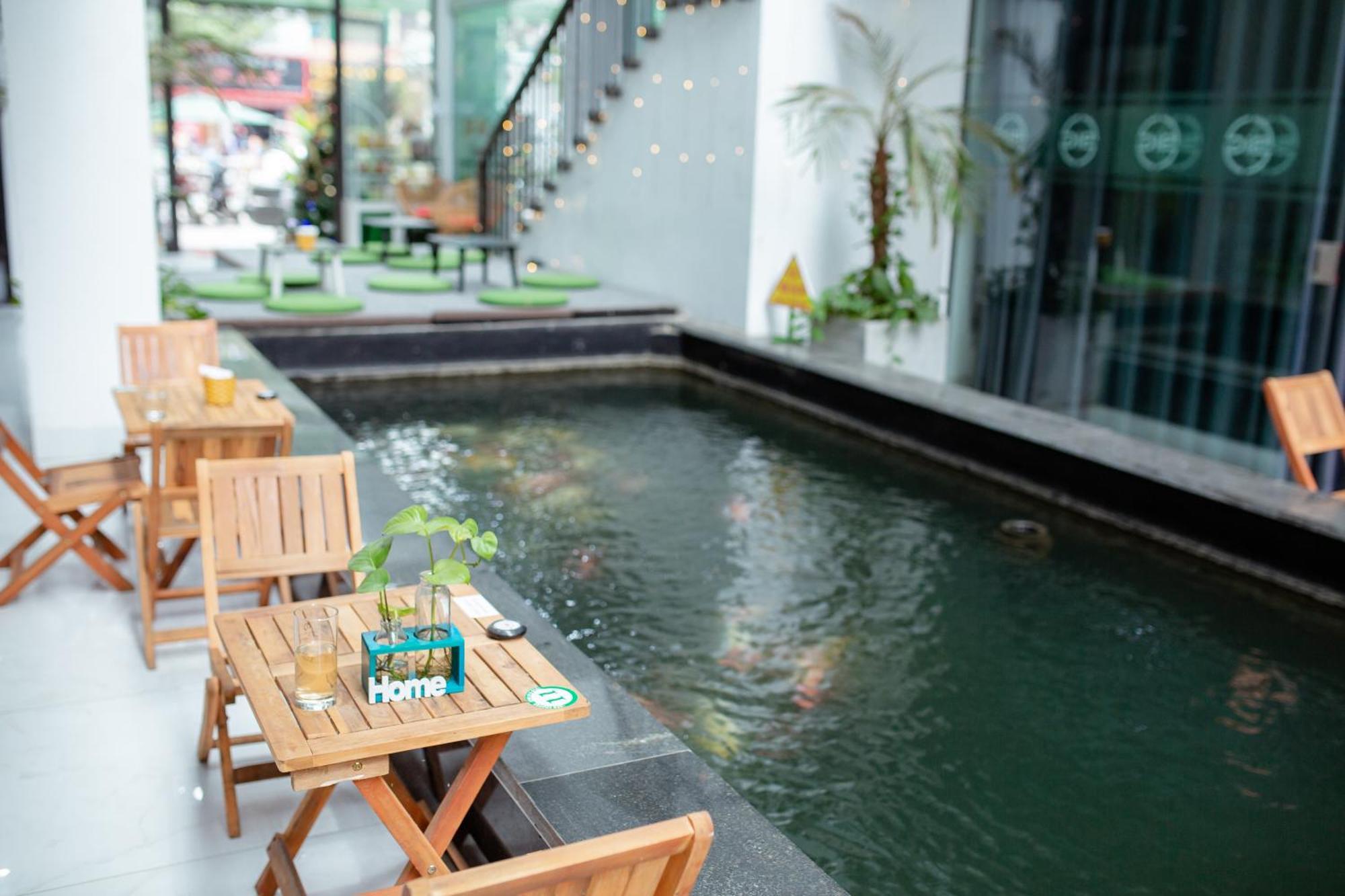 Big Khách sạn hẻo lánh *