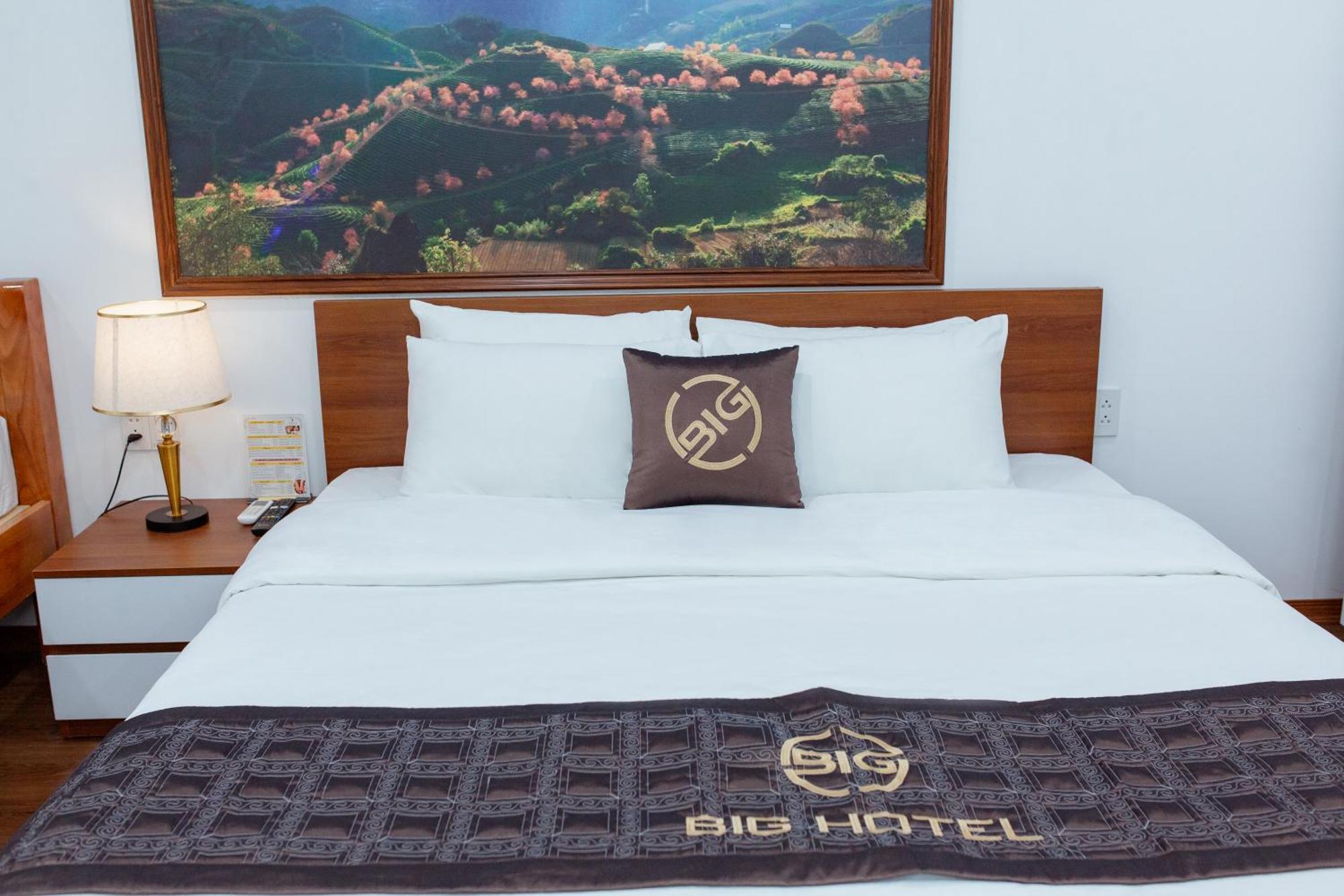 Khách sạn hẻo lánh Big *