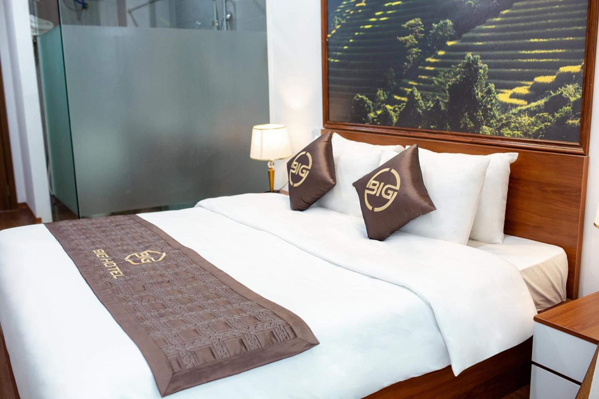 Big Khách sạn hẻo lánh *