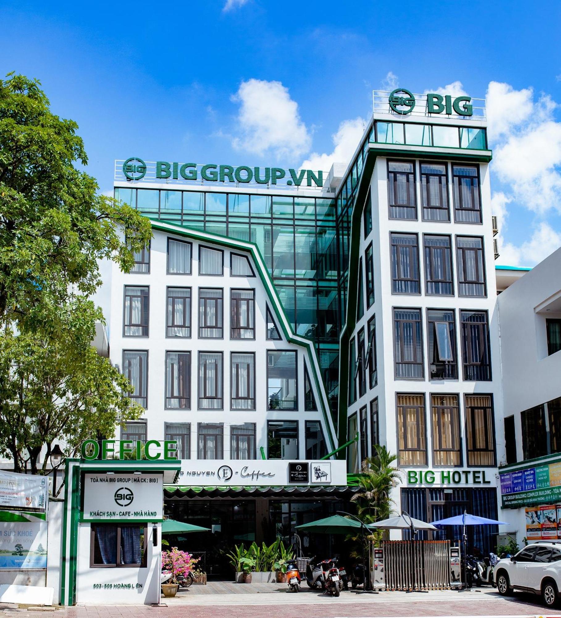 Big Khách sạn hẻo lánh