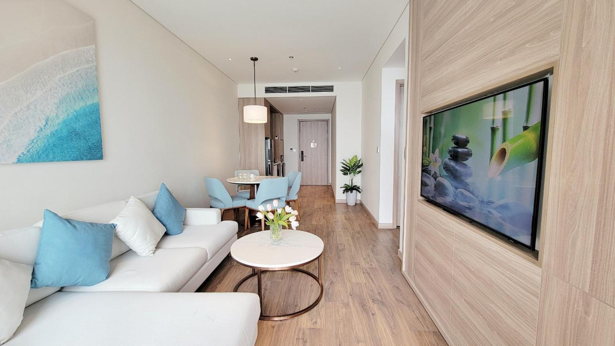 Apartment A La Carte 811 *