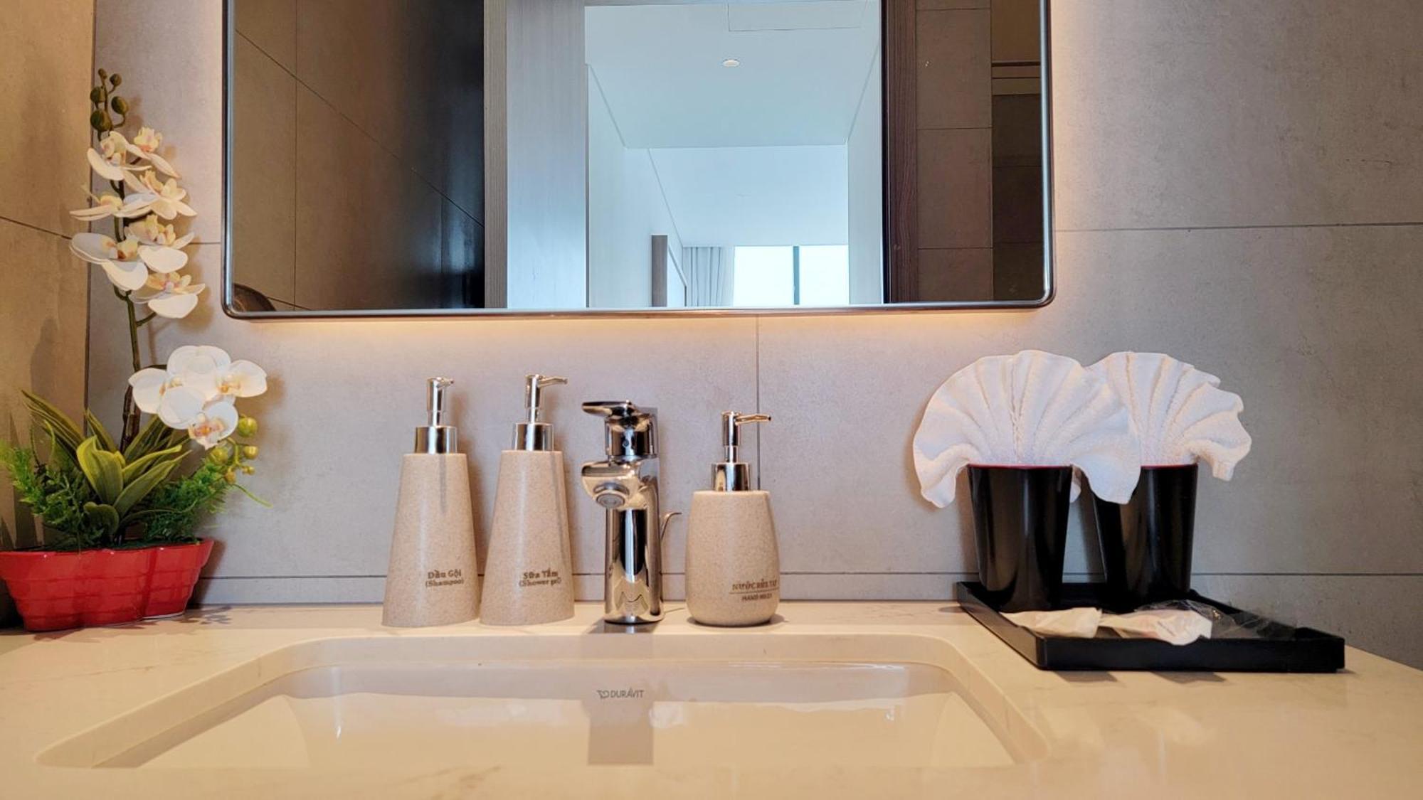 A La Carte 811 Apartment Ha Long