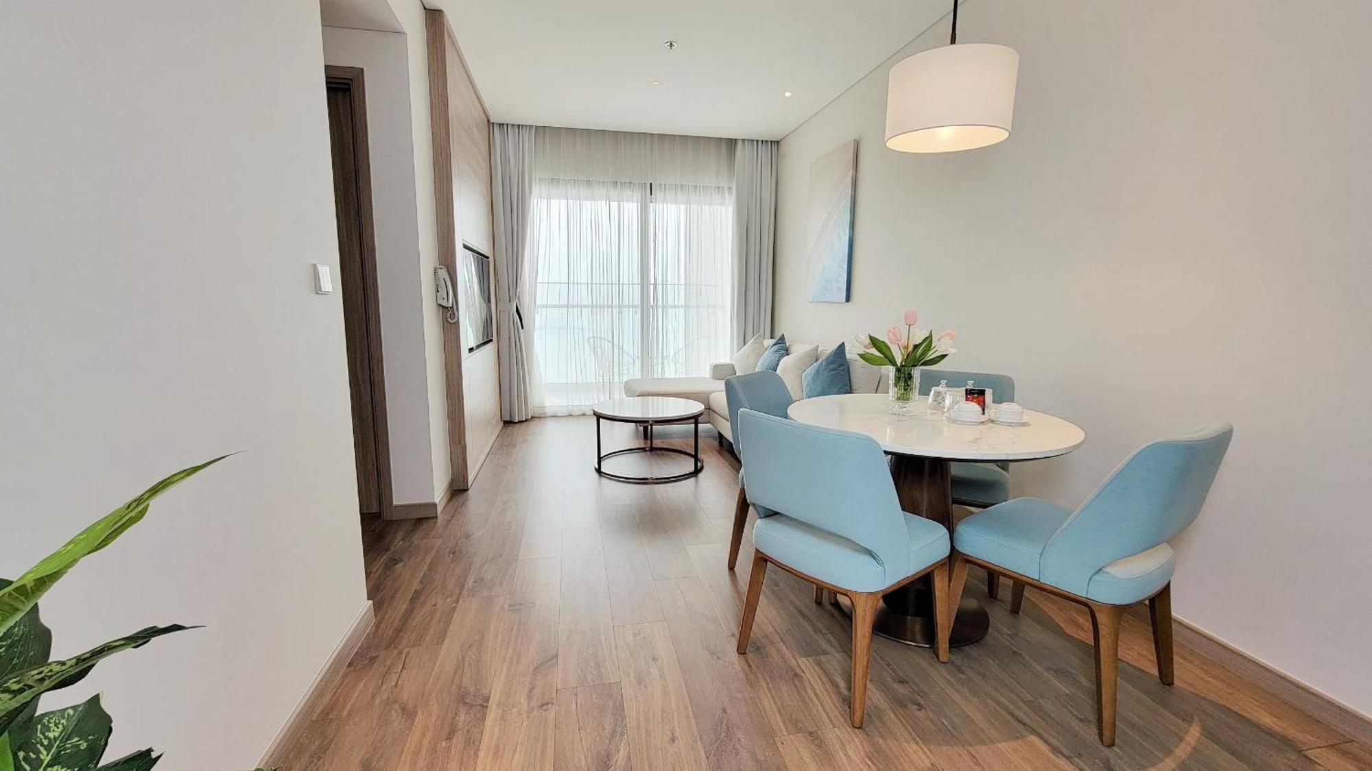 A La Carte 811 Apartment *