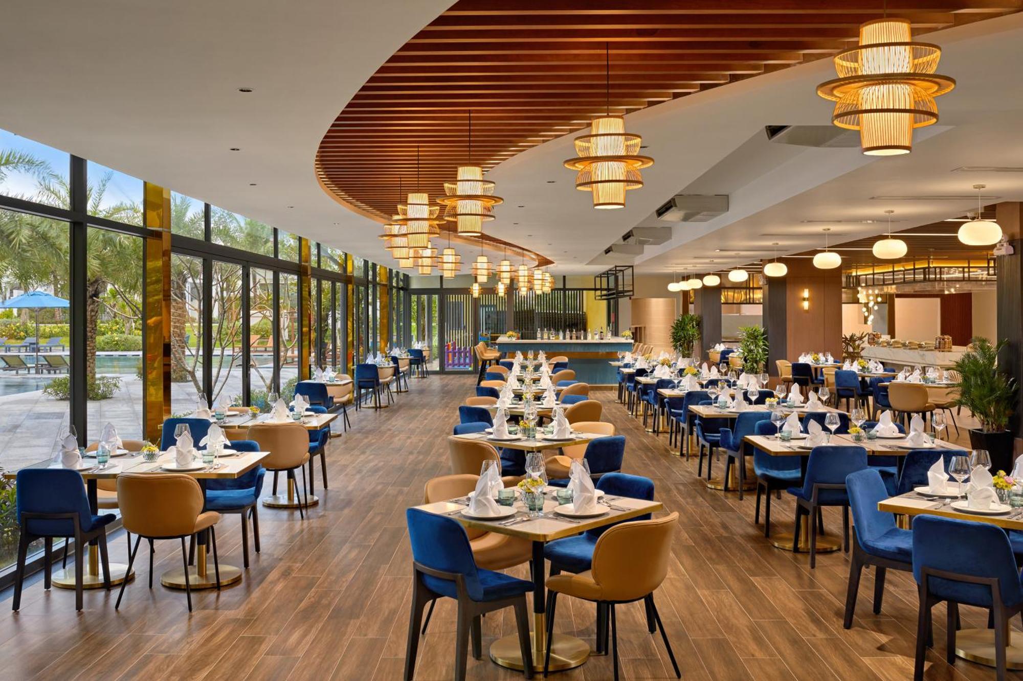 Wyndham Royal Beachfront & Khu nghỉ mát Hội An