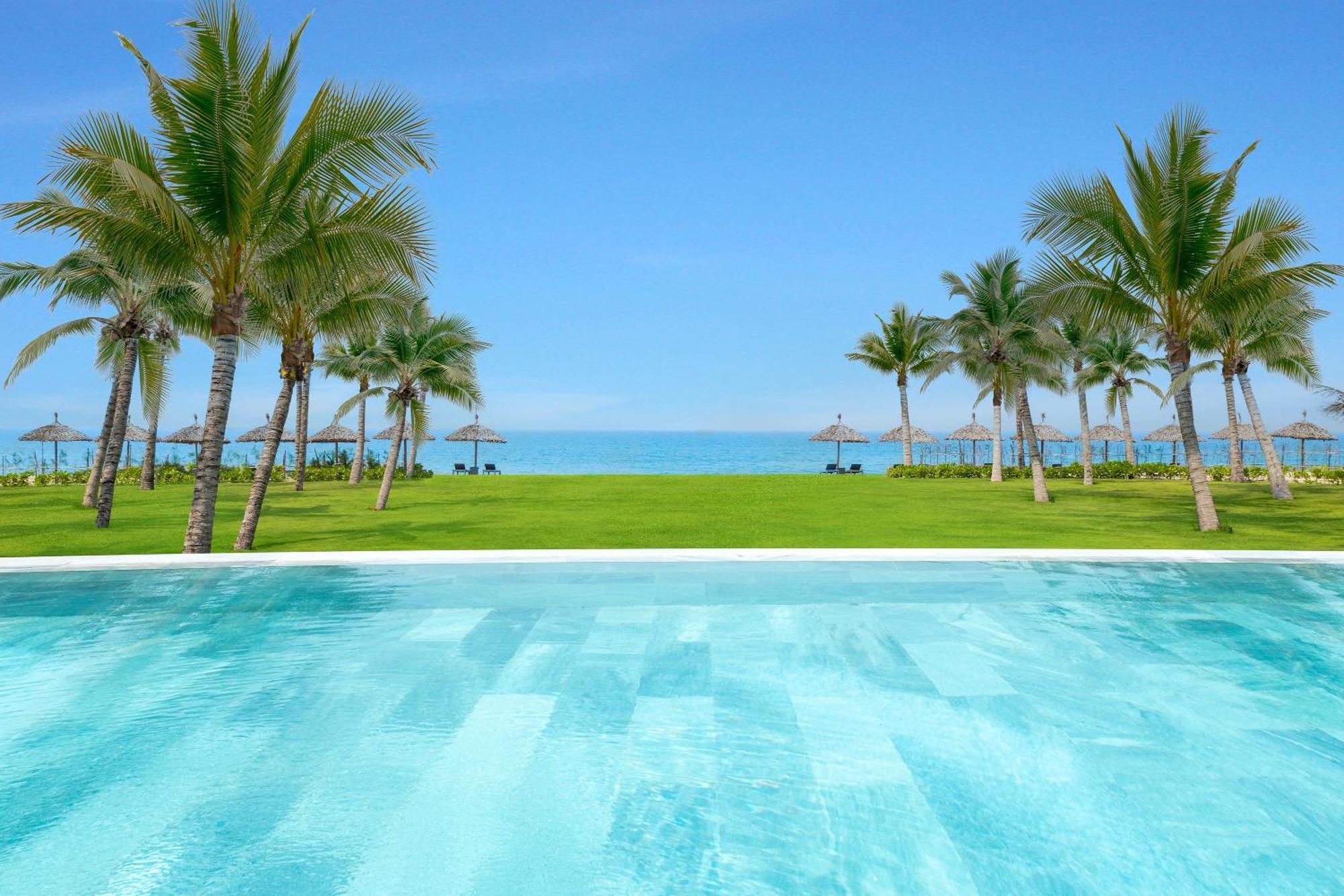 Hoi An Royal Beachfront * Dien Ban