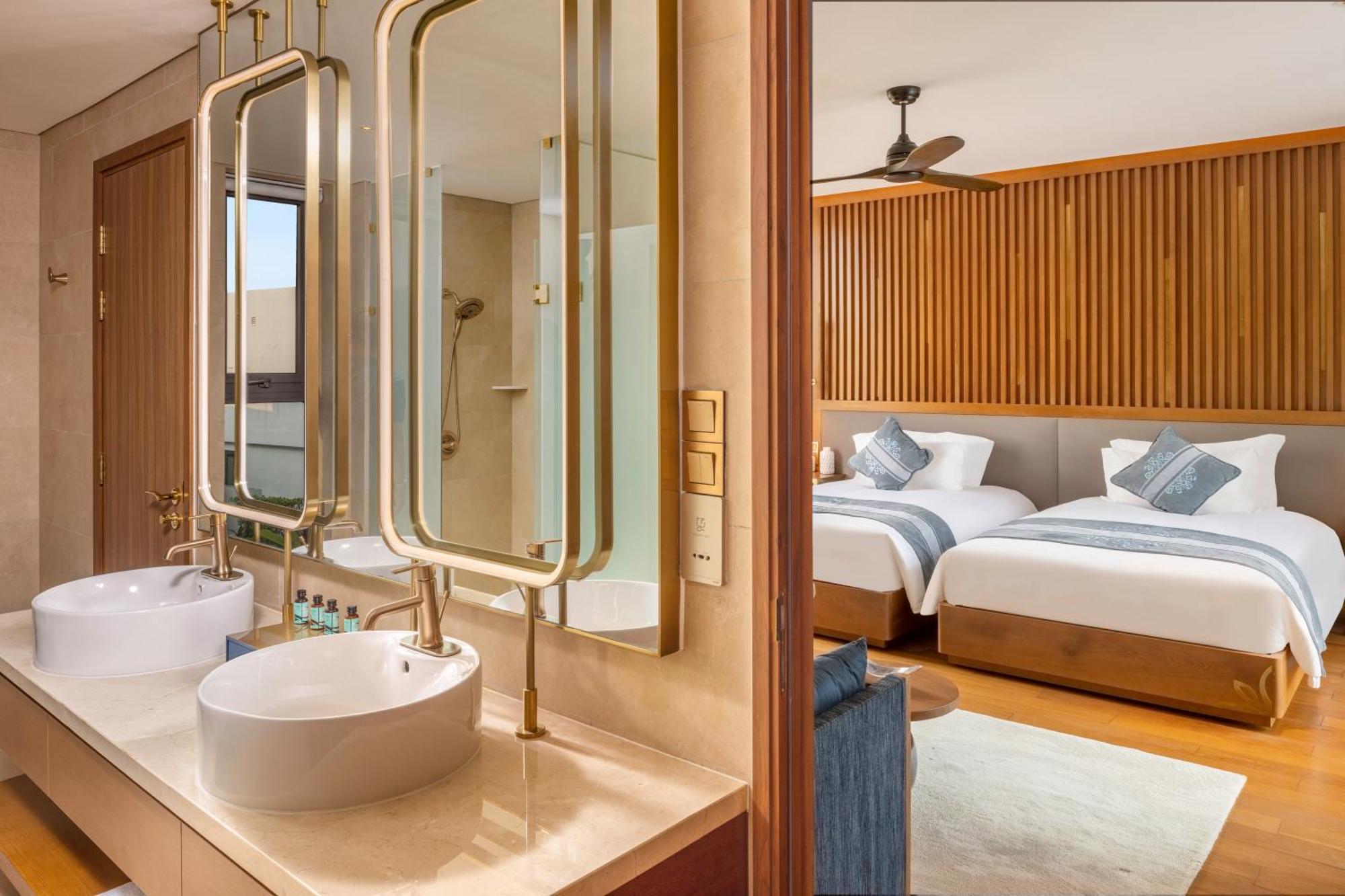 Hoi An Royal Beachfront * Dien Ban