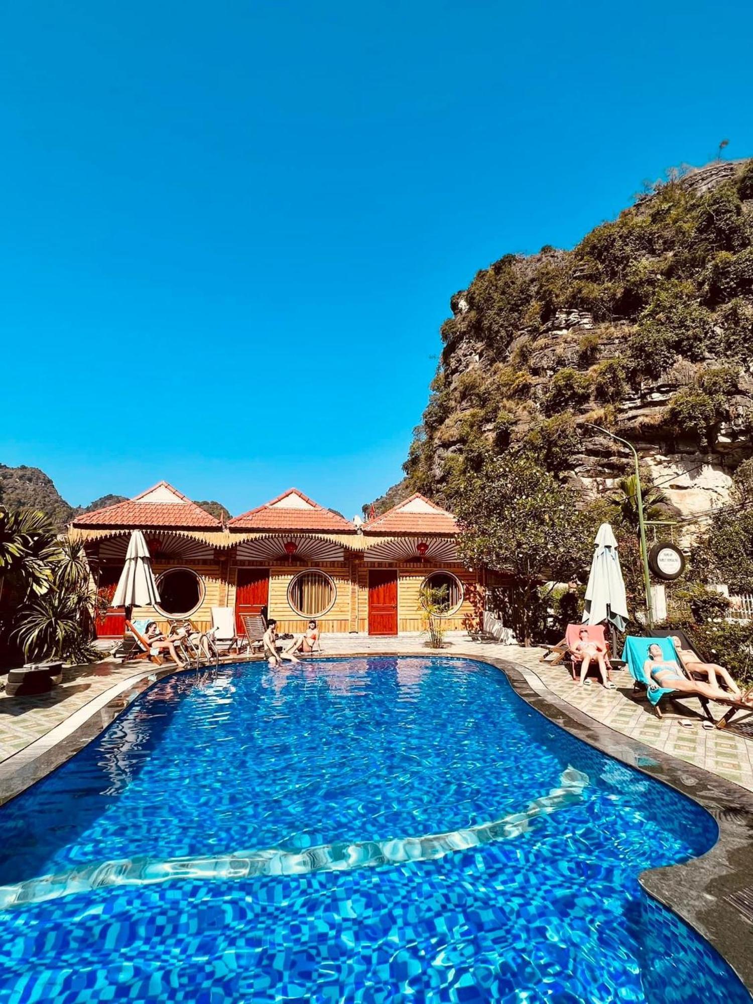 Trang An Mountain House *