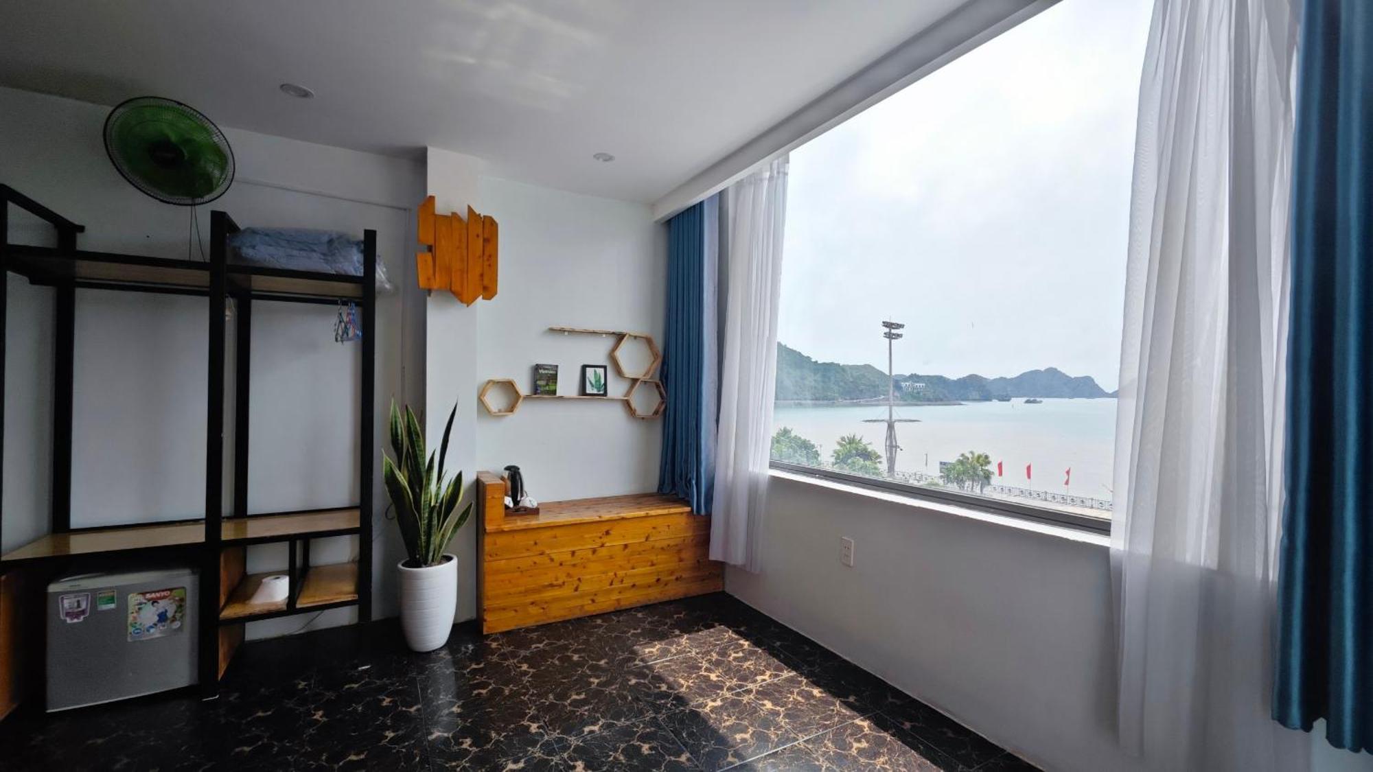 Hostel Catba Pod - Restaurant And Rooftop Bar