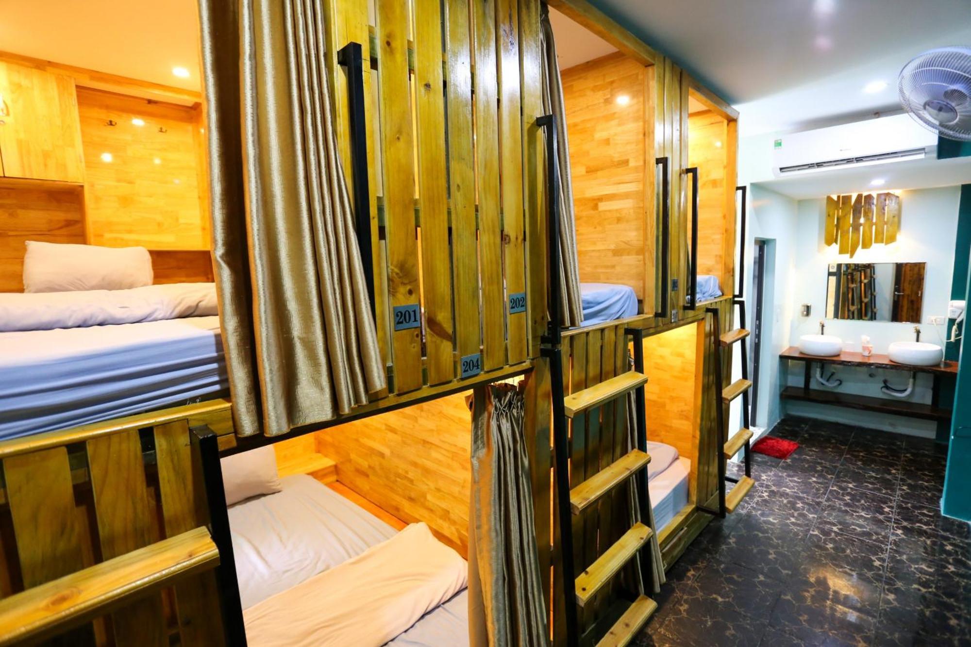 Hostel Catba Pod - Restaurant And Rooftop Bar *
